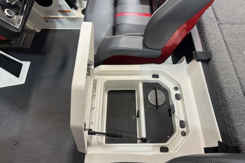 2022 Ranger Z520R boat interior with open storage compartment and seating.