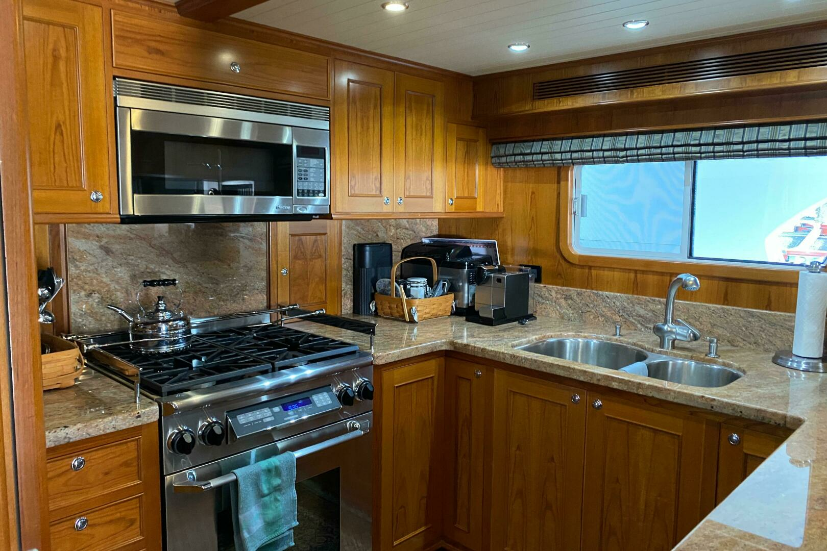2011 Nordhavn — - Image 9