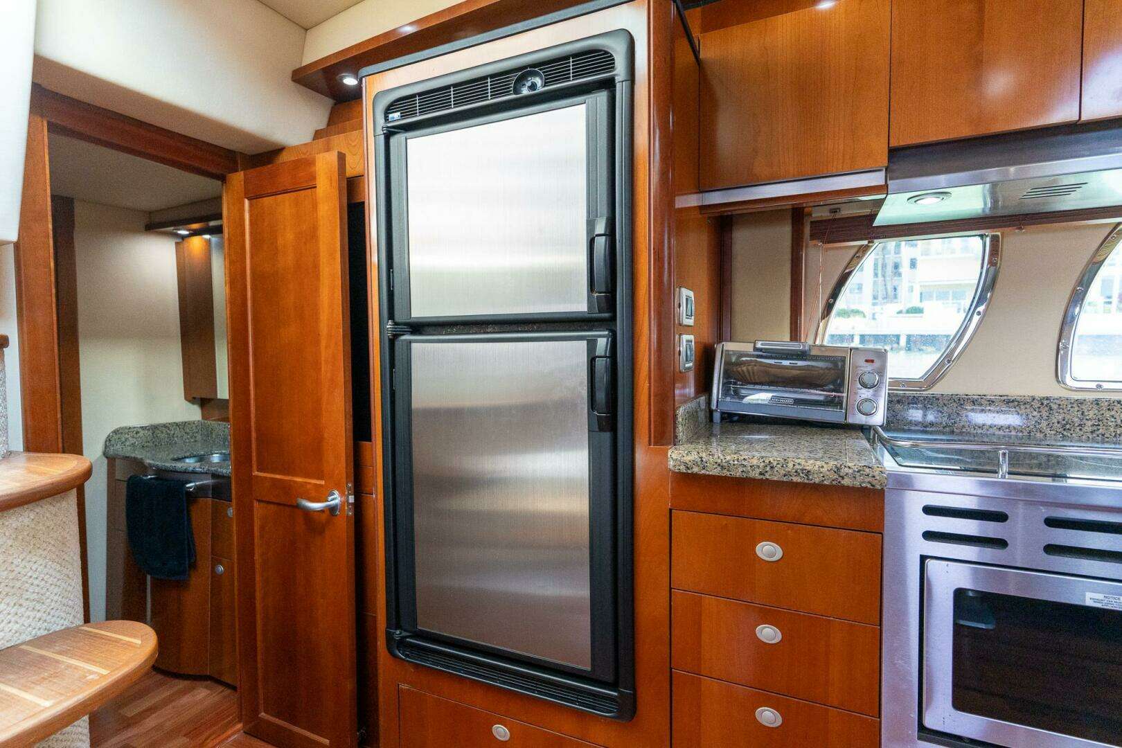 2005 Sea Ray 48 Sundancer - Image 45