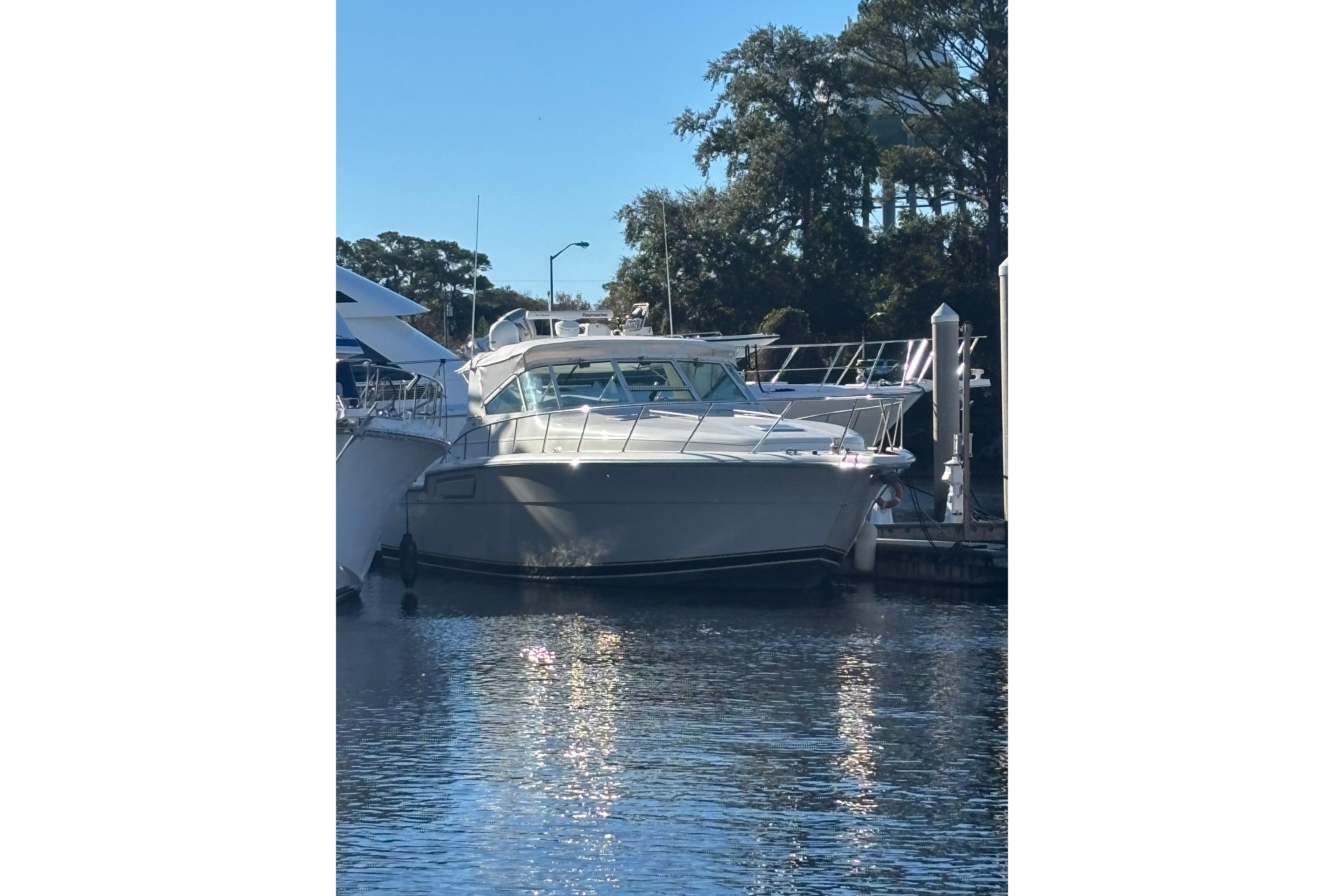 1993 Tiara Yachts 4300 Convertible