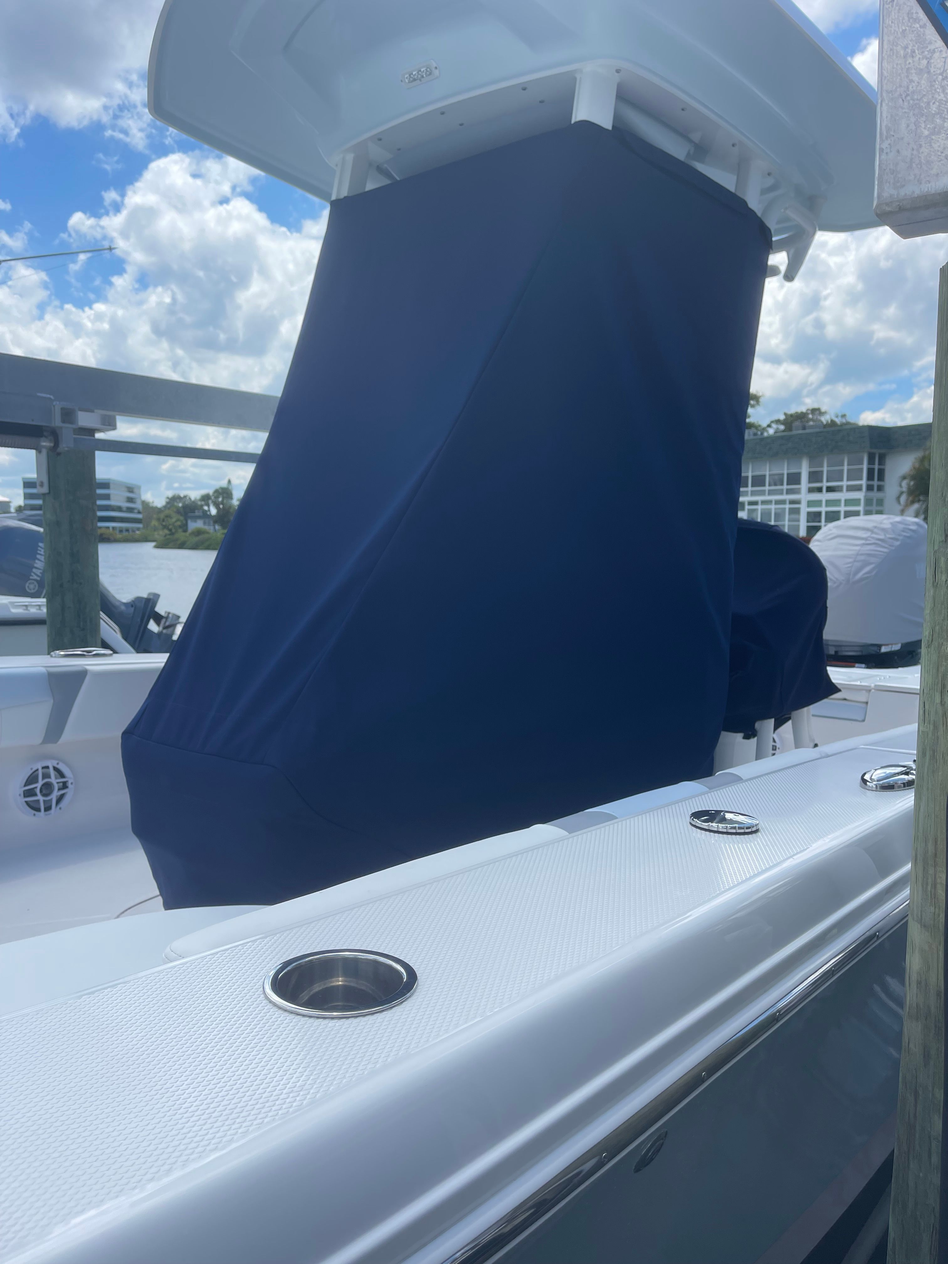 2023 Robalo 246 Cayman - 2