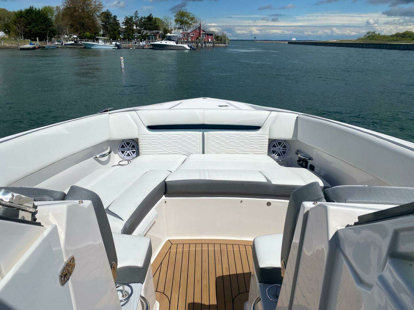 2019 Tiara Yachts 34LX - Image 14