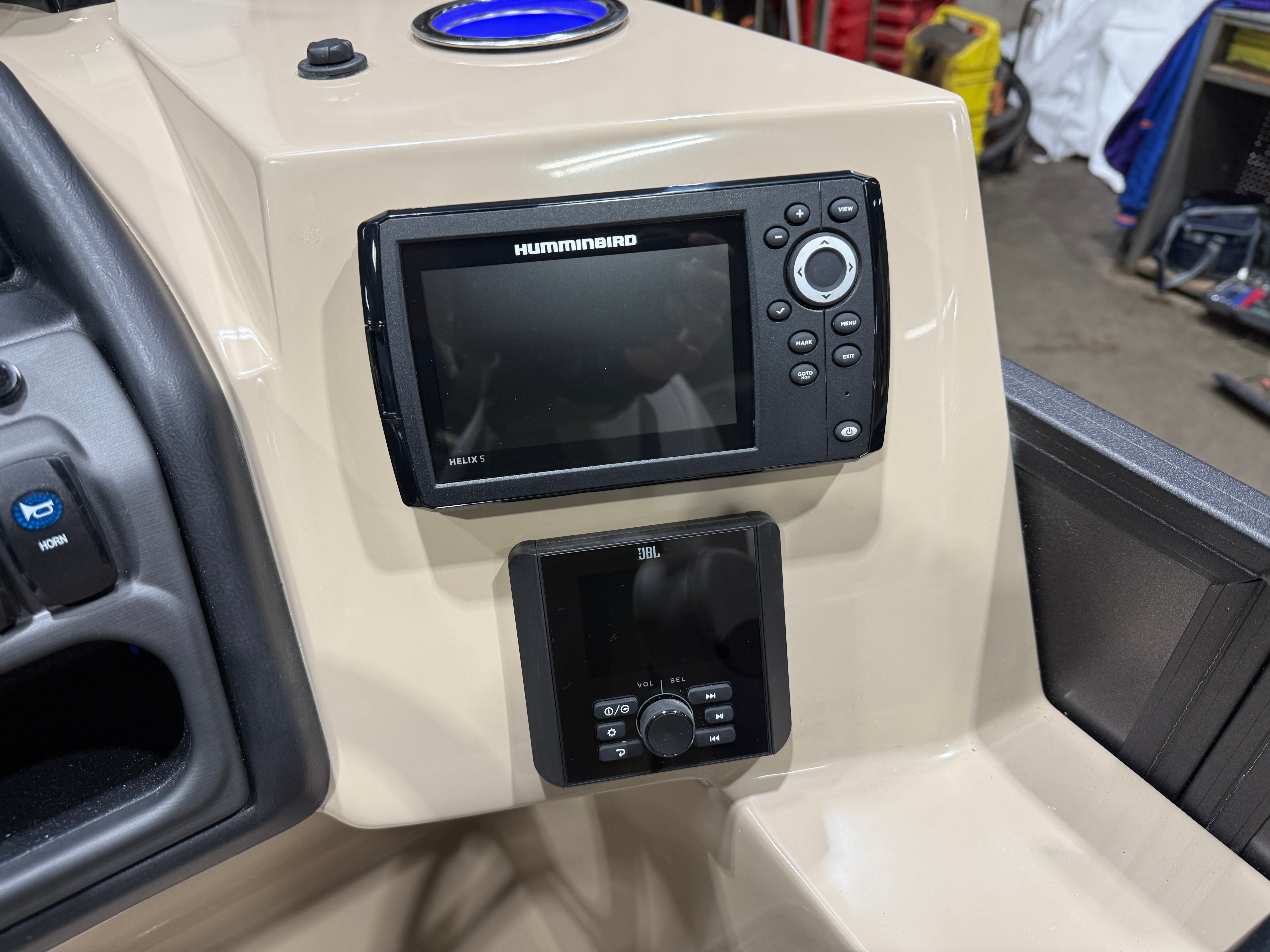 2026 Bentley Pontoons Legacy 223 Navigator Quad Lounge Tritoon & Honda 4-Stroke EFI - 17