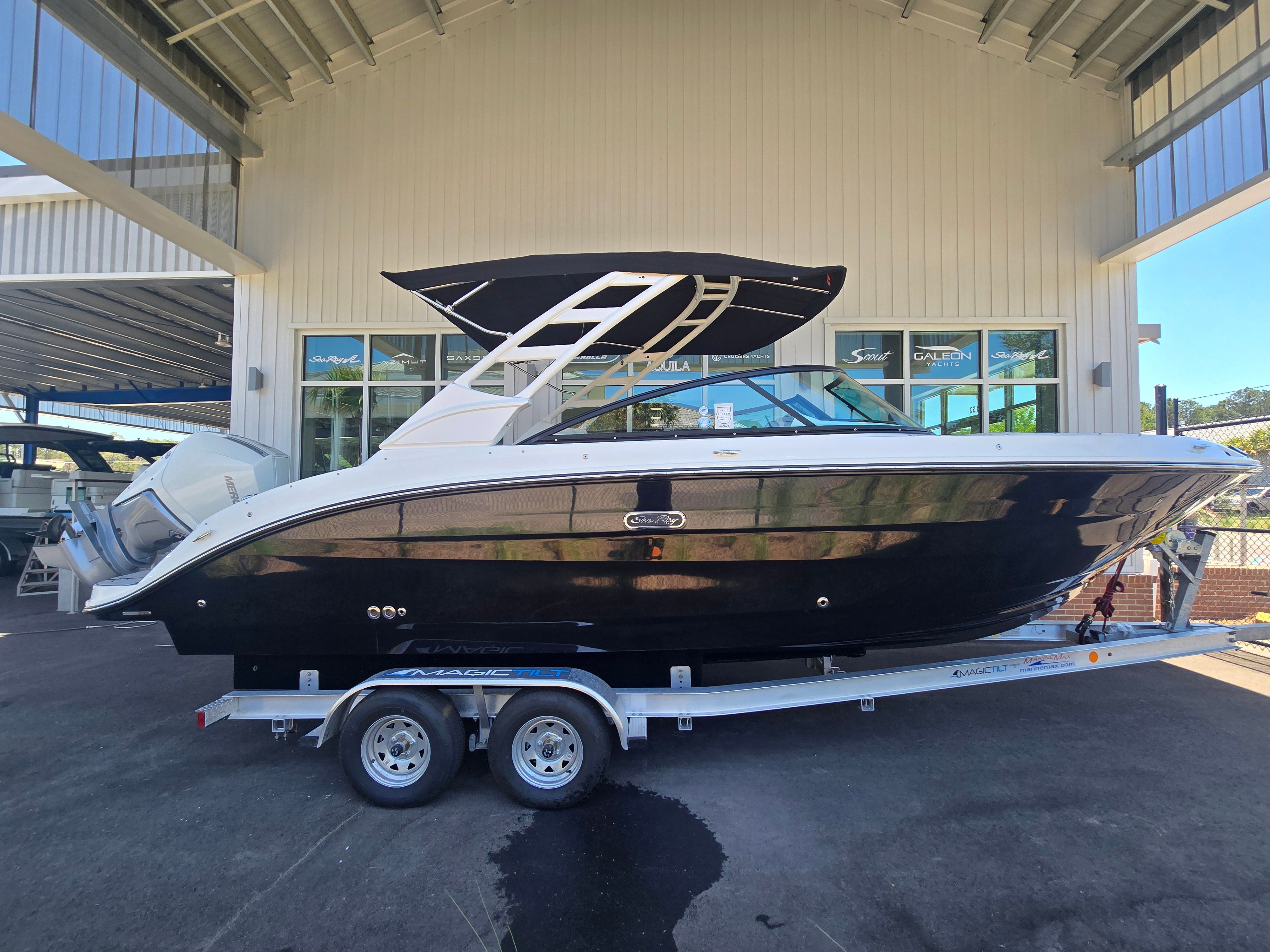 2026 Sea Ray SDX 250 Outboard