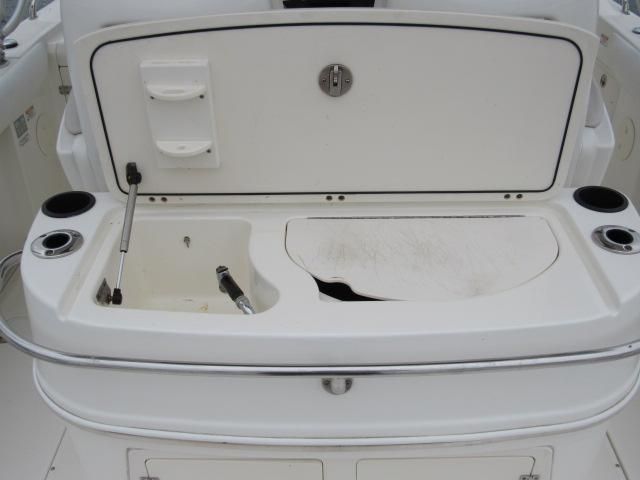 2006 Boston Whaler 32 Outrage Cuddy - 14