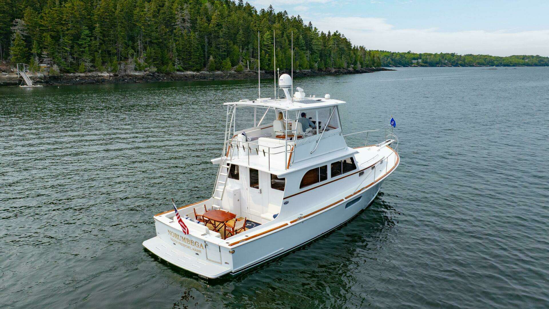 2019 Lowell Flybridge - Image 27