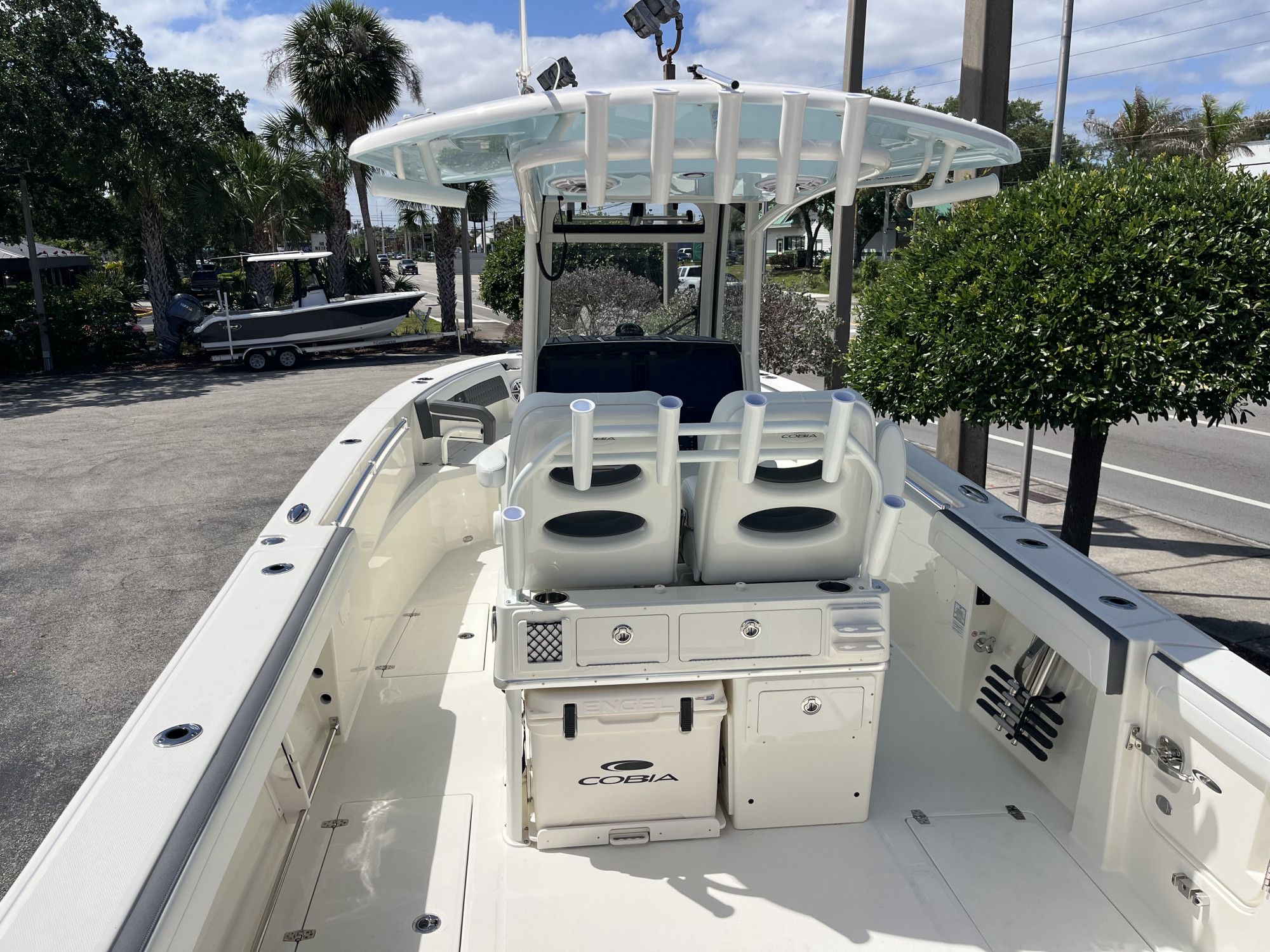 2026 Cobia 285 Open Center Console - 10