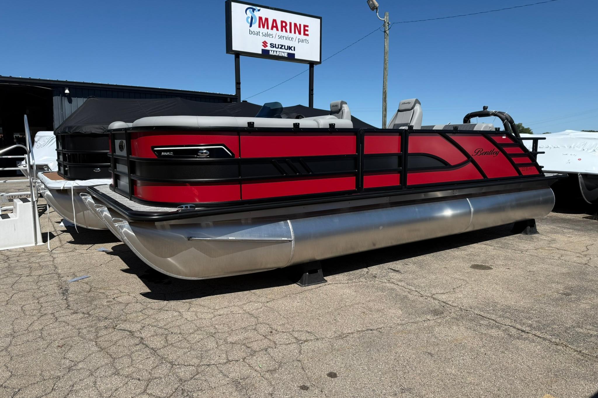 2026 Bentley Pontoons Elite 223 Swingback