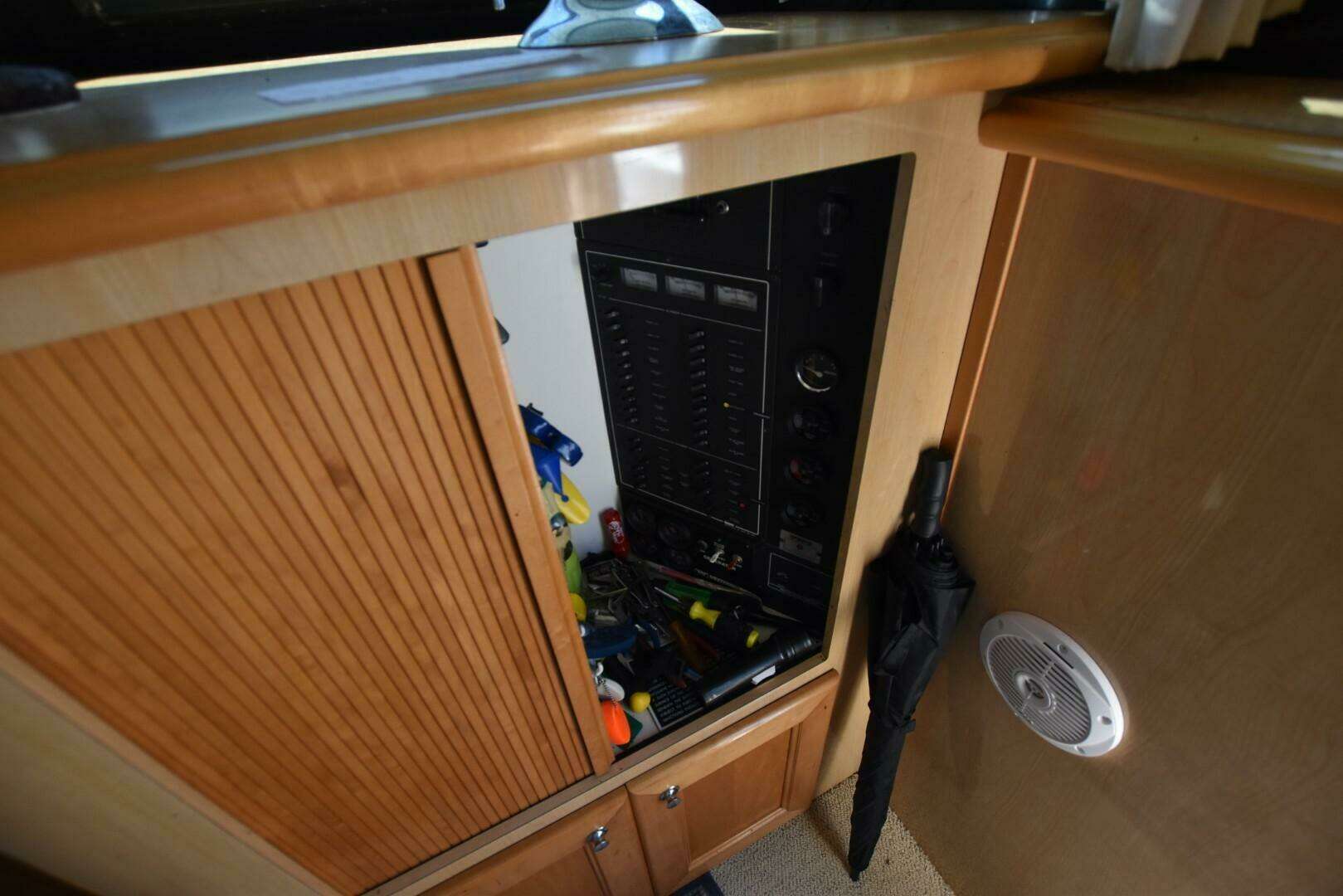 2005 Bluewater 5200 - Image 8