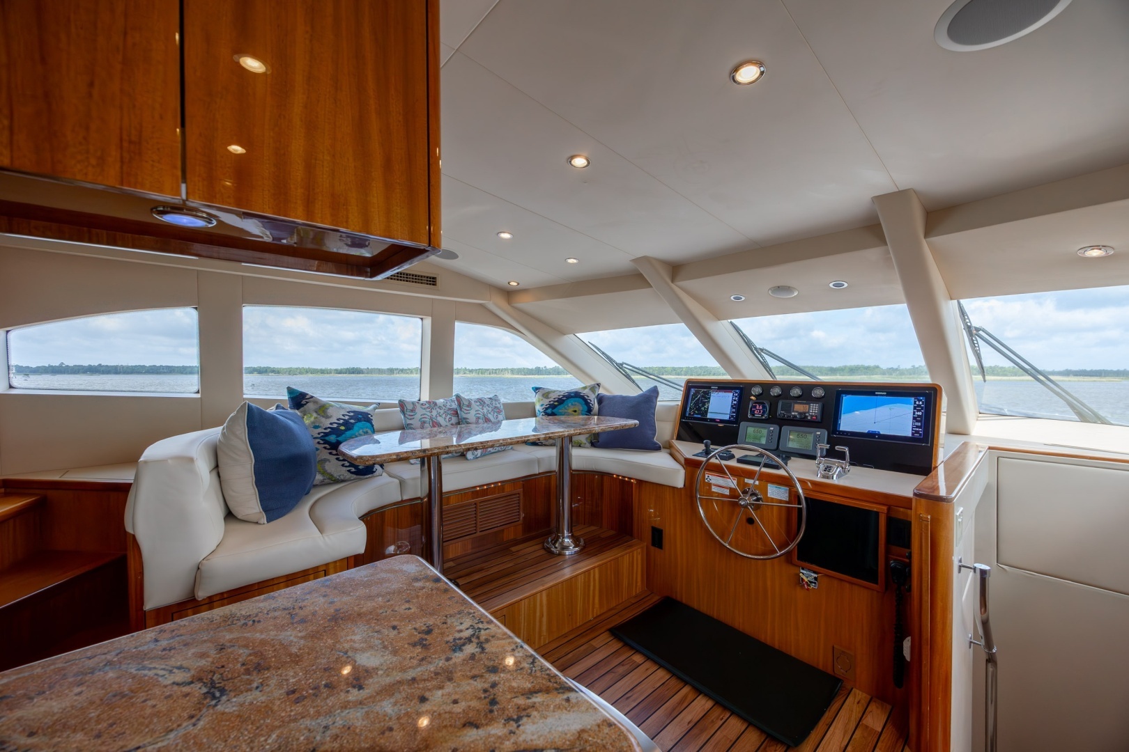2008 Hatteras Motor Yacht - Image 86