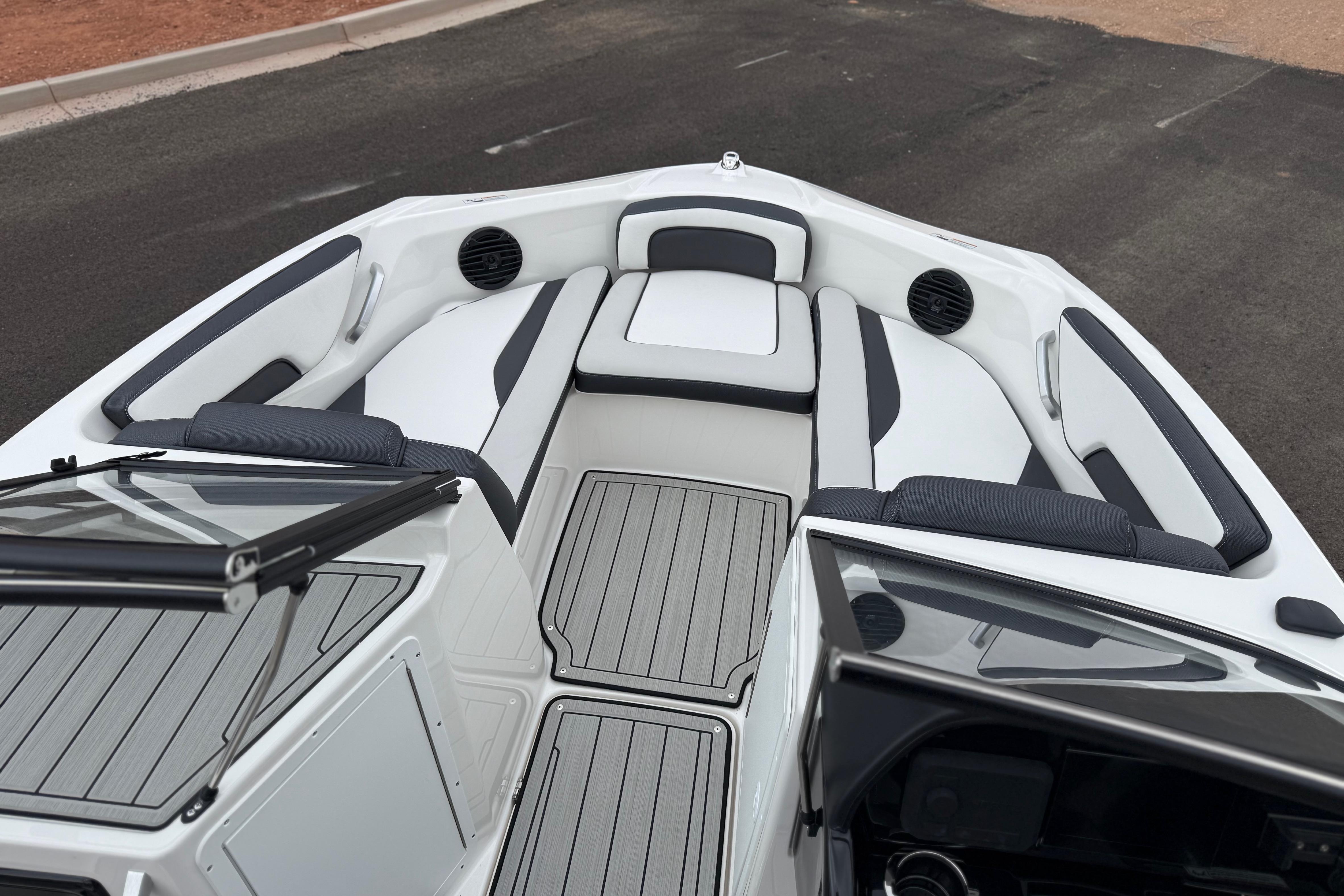 2025 Yamaha Boats 195S interior with sleek seating and modern design.