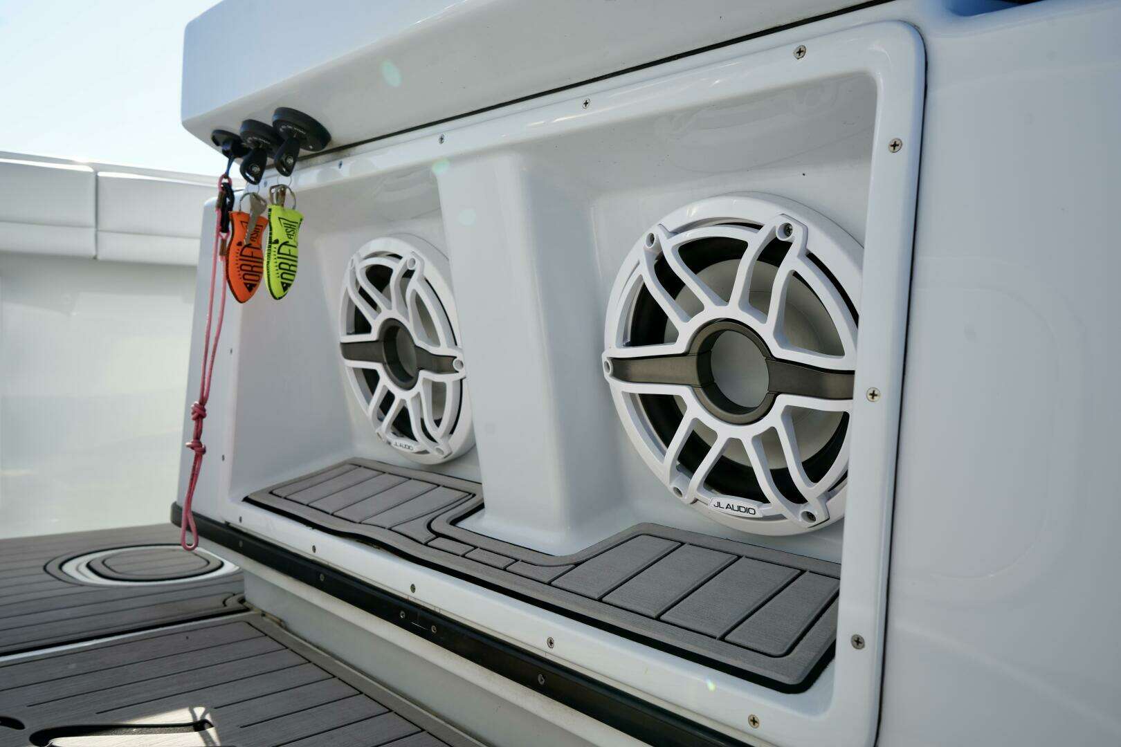 2023 Yellowfin 32 Offshore - Image 22