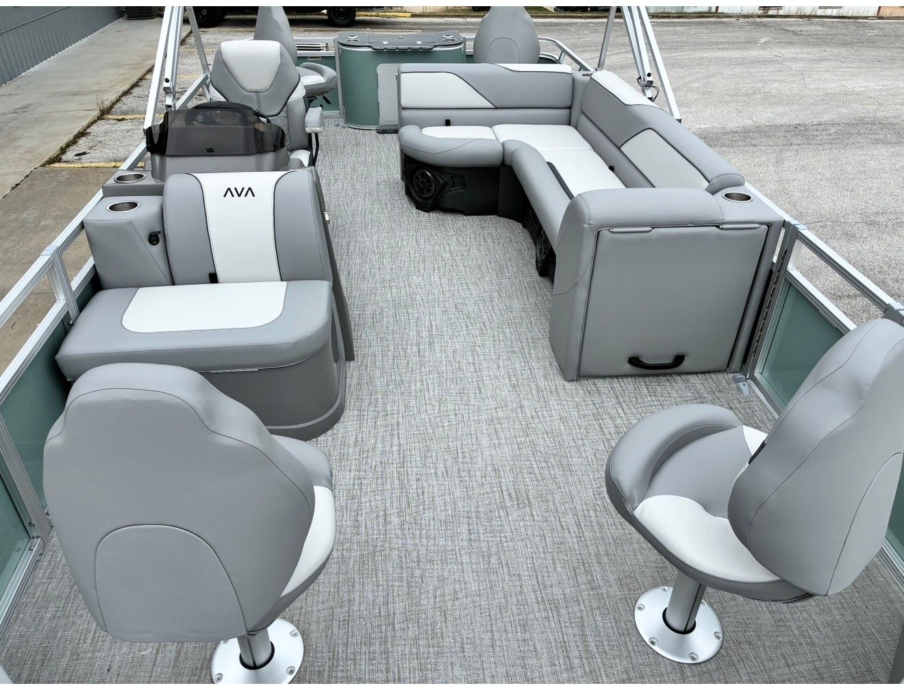 2026 Avalon Venture 85 Rear Fish - 21' - 17