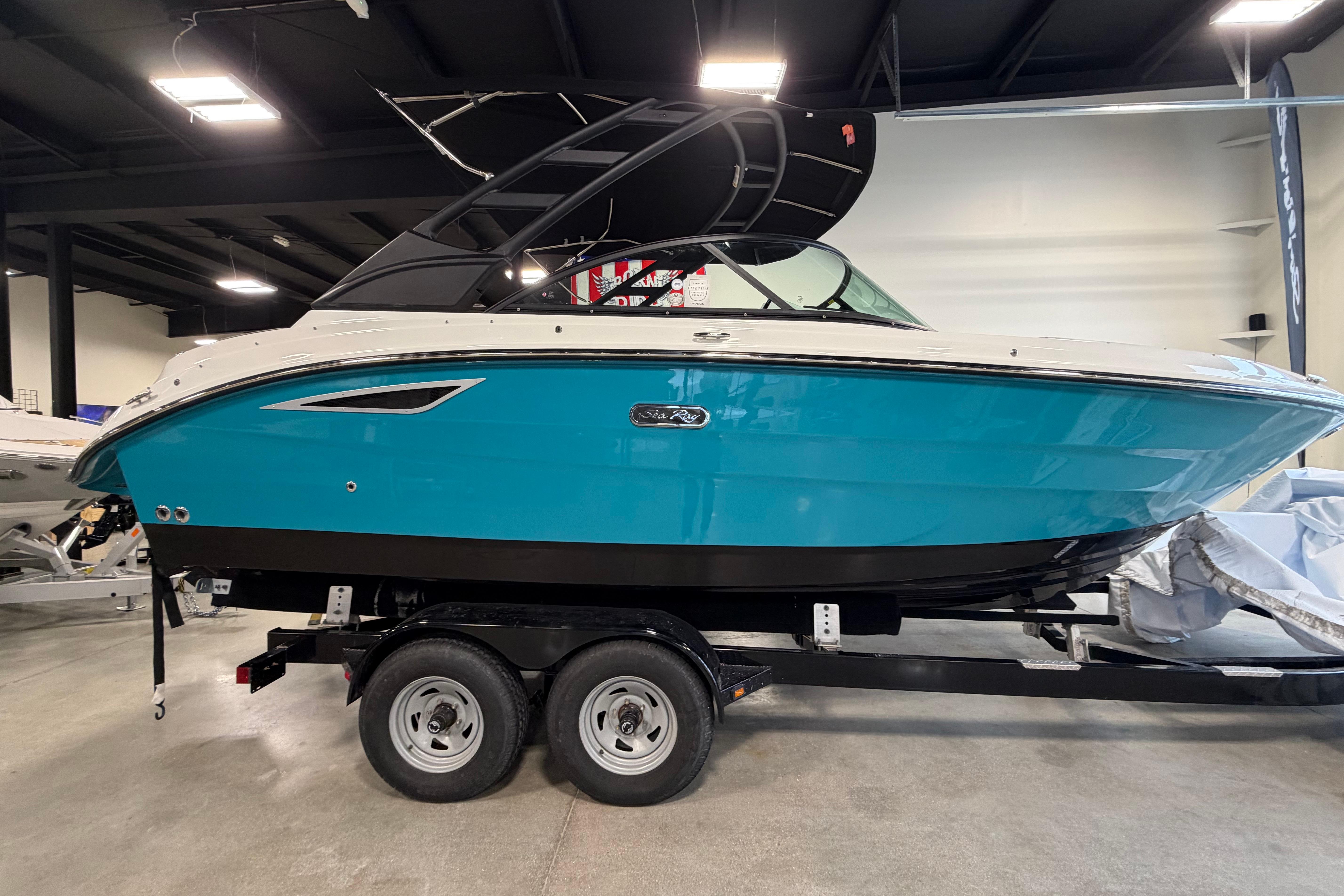 2026 Sea Ray SDX 230