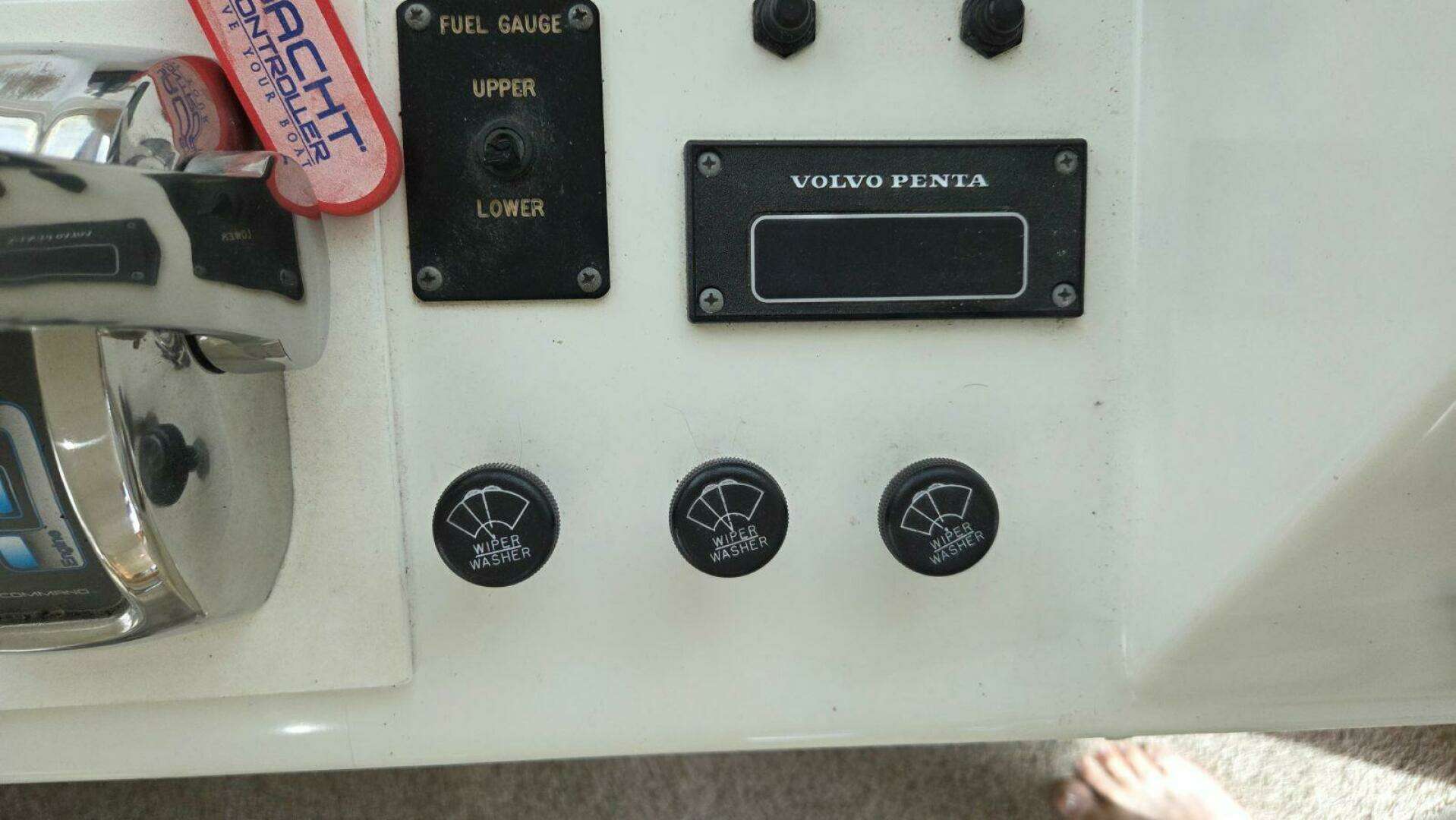 1998 Navigator 5300 - Image 51