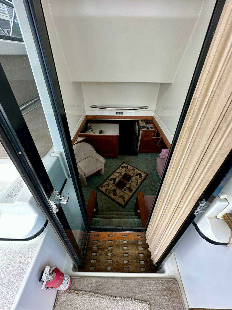 1991 Carver 3807 Aft Cabin - Image 18