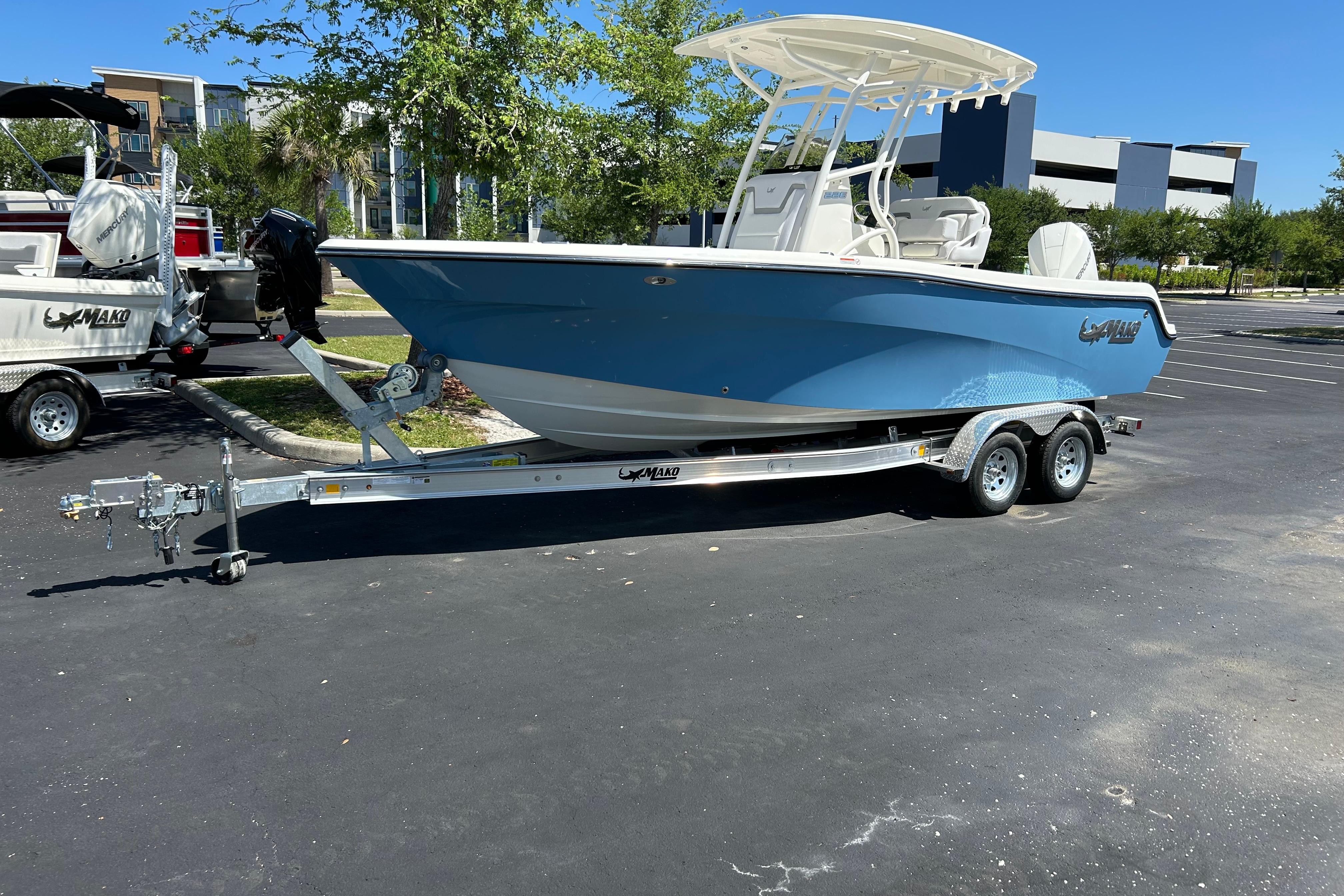 2026 Mako 226 Center Console