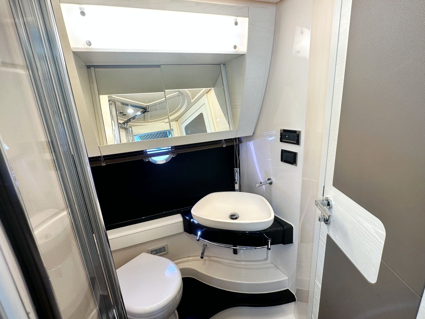 2015 Azimut 55S - Image 35