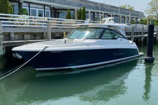 2019 Tiara Yachts 34LX