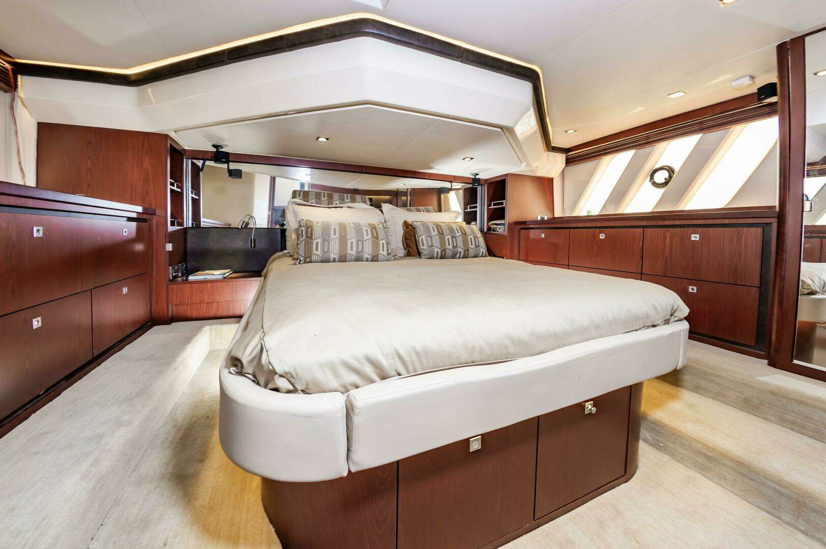 2015 Sea Ray 510 Fly - Image 6