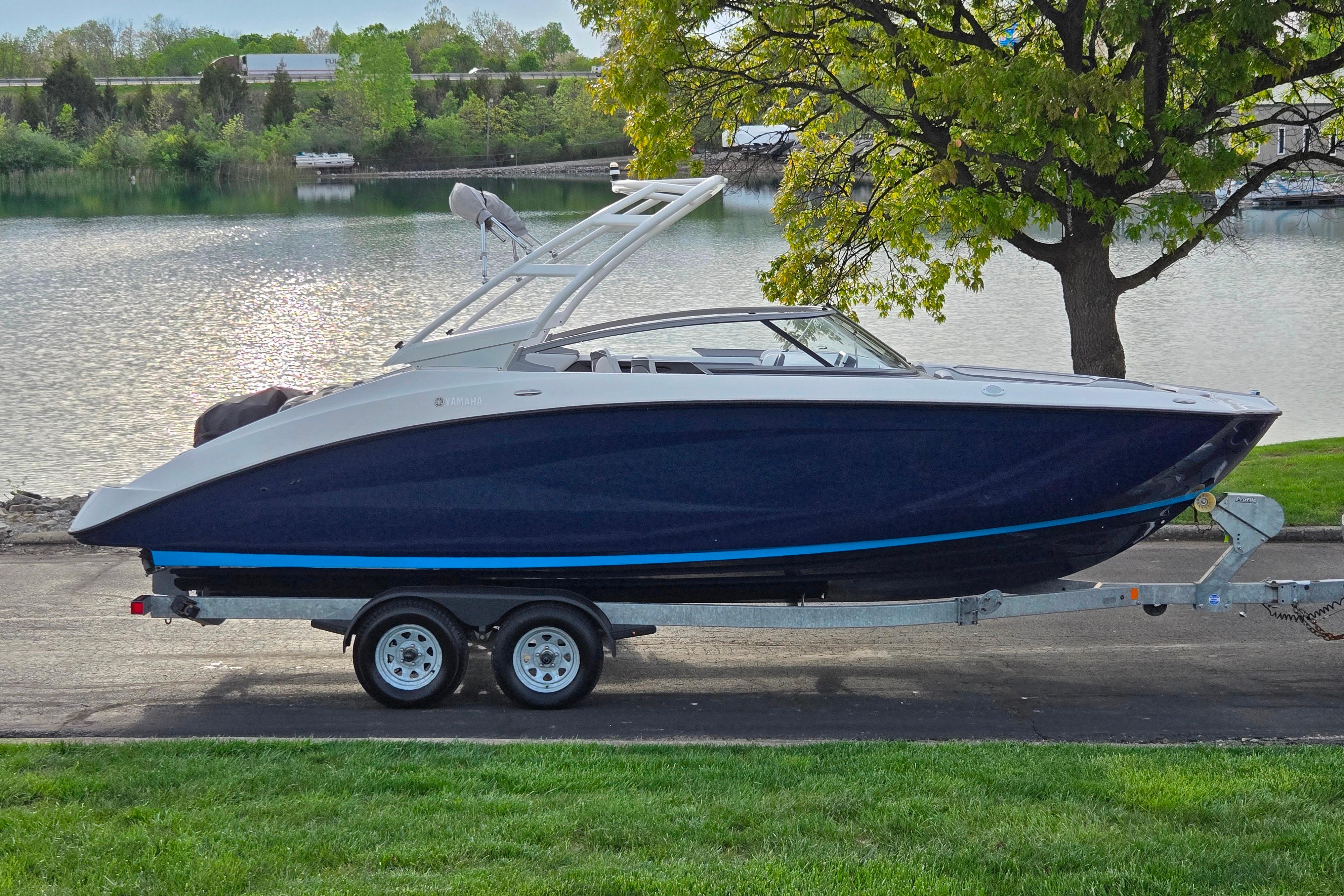 2021 Yamaha Boats AR250