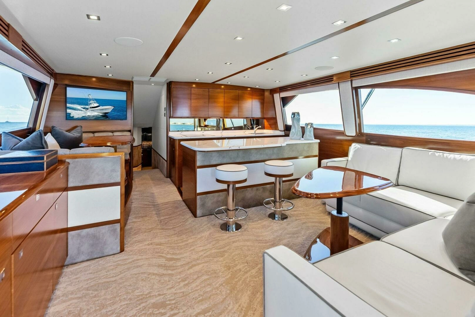 2023 Viking 64 Convertible - Image 4