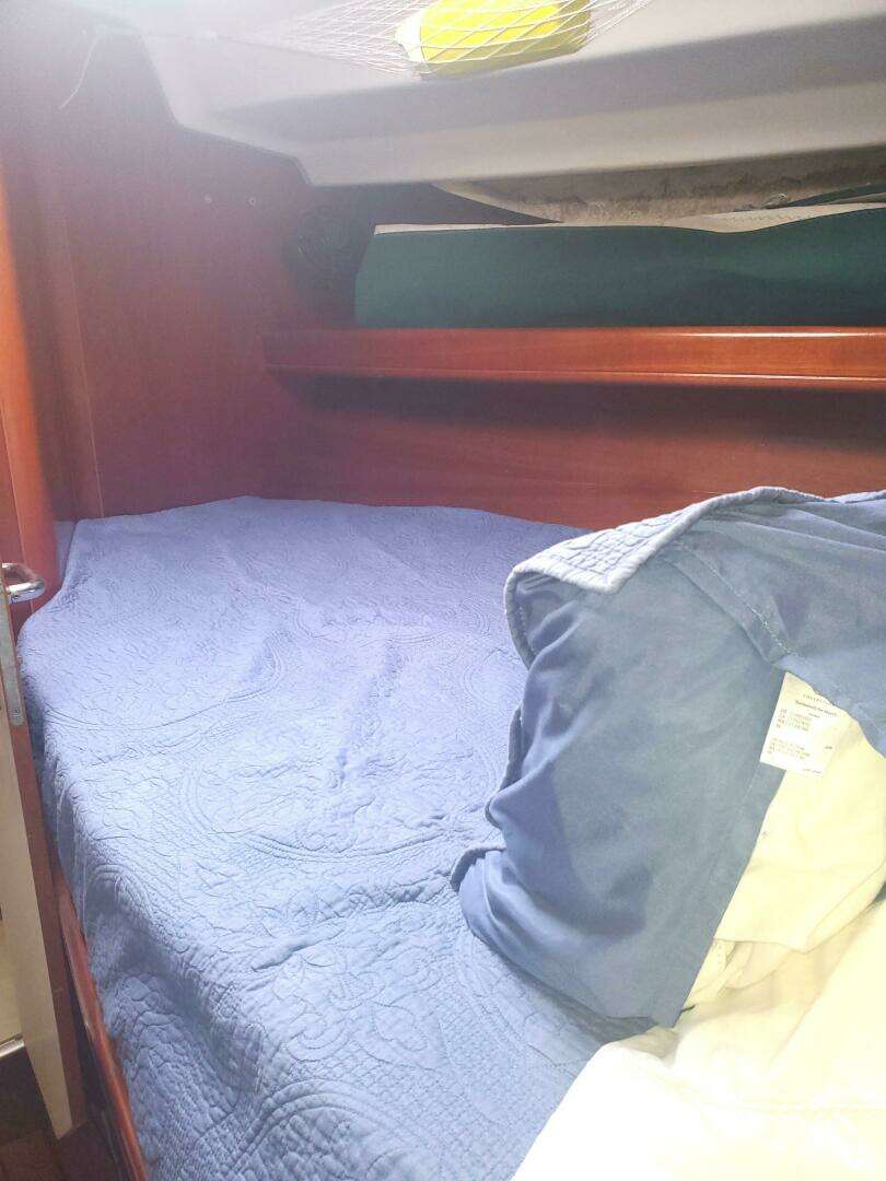 2003 Beneteau Center Cockpit - Image 15