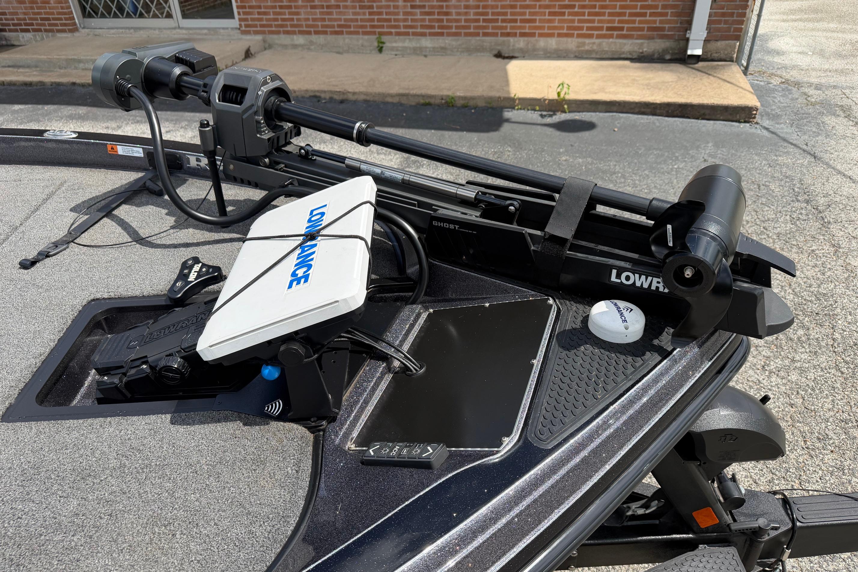 2020 Ranger Z520L boat with Lowrance equipment and trolling motor on deck.