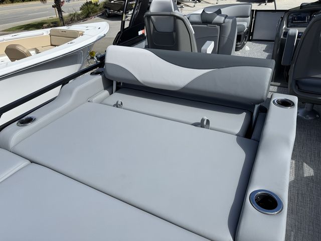 2026 Tahoe LTZ - 23 FT Versatile Rear Lounger - 23