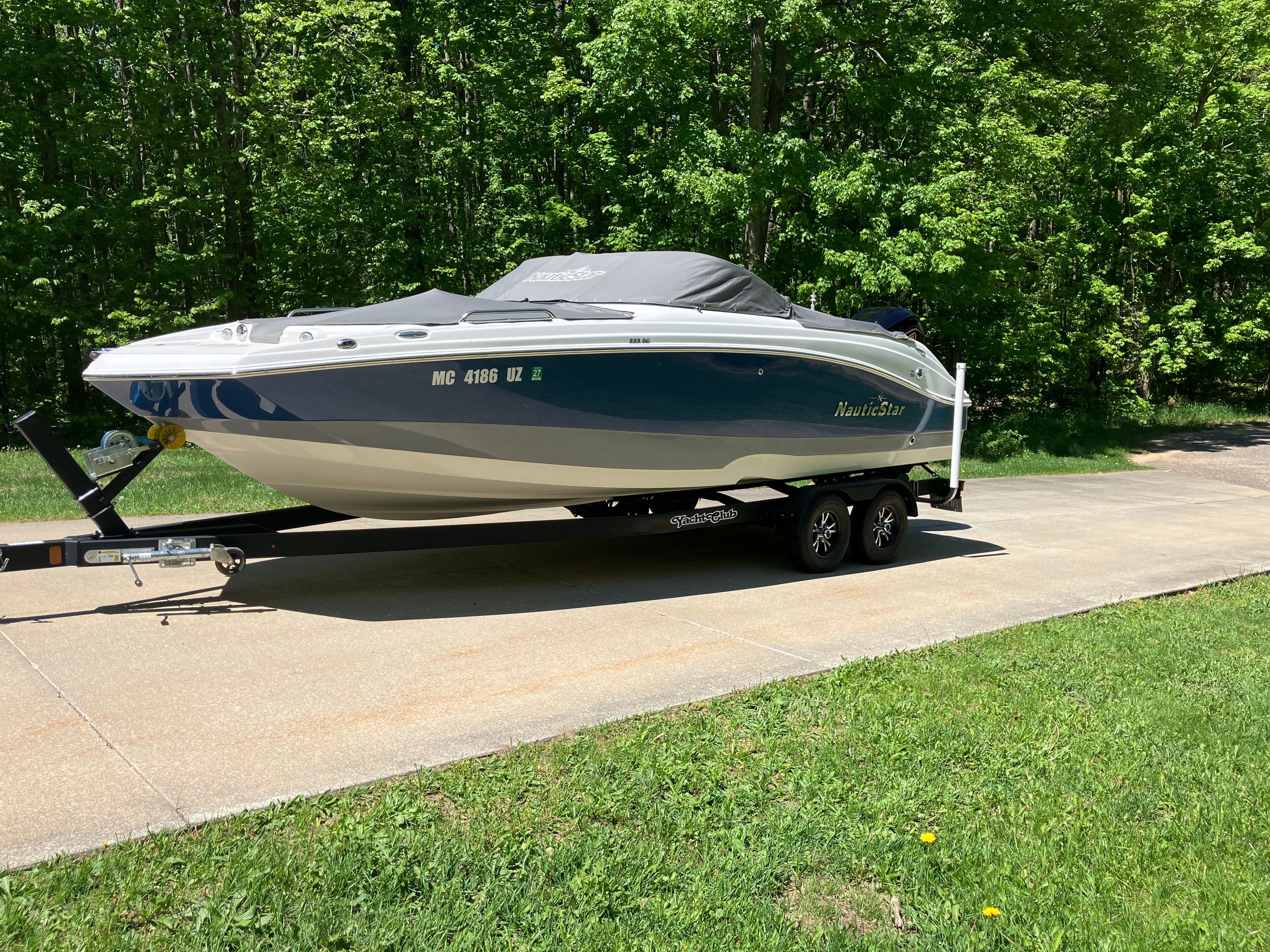 2022 NauticStar 223 DC - 2