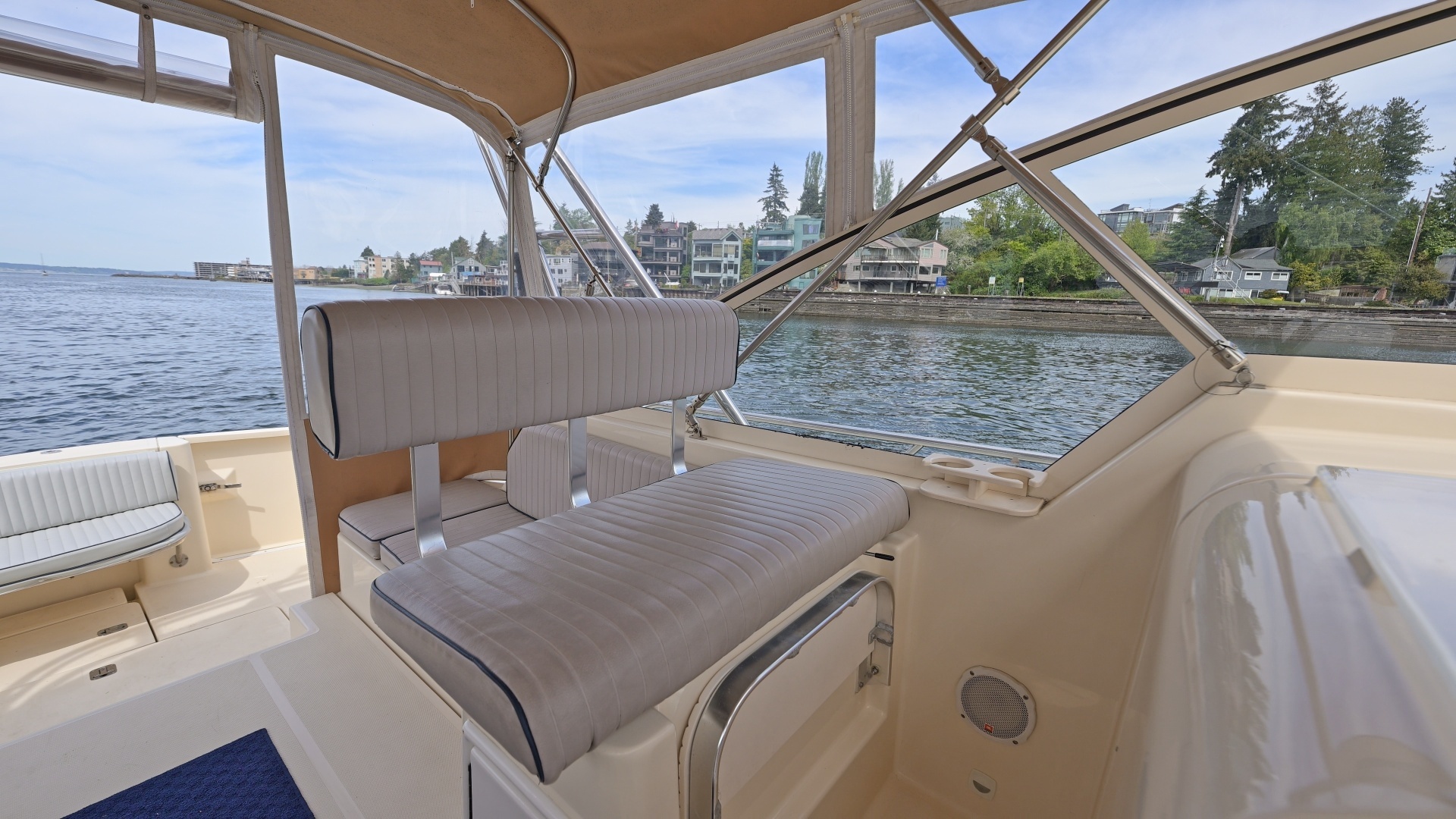 2004 Mainship Pilot 34 - Image 18