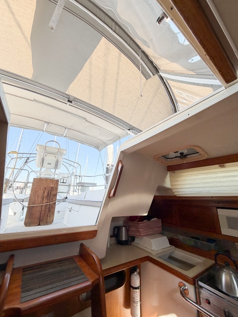 1996 Catalina 36 Mk II - Image 23