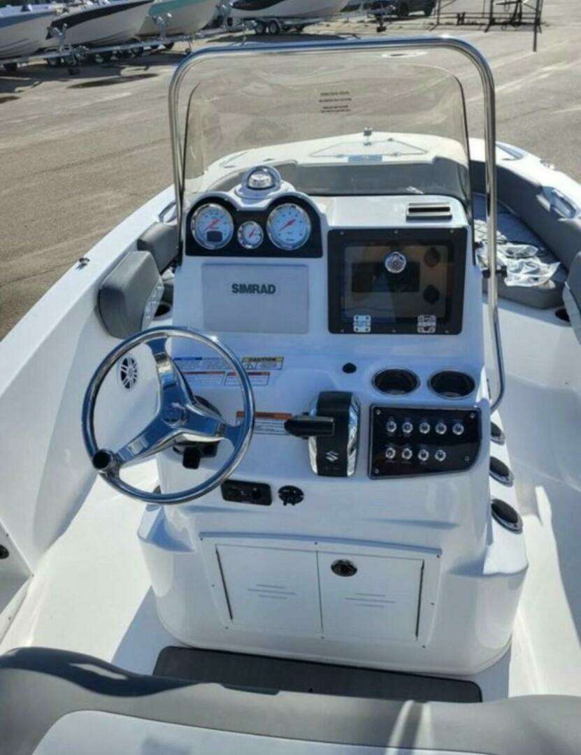 2025 NauticStar 191 Hybrid - Image 10
