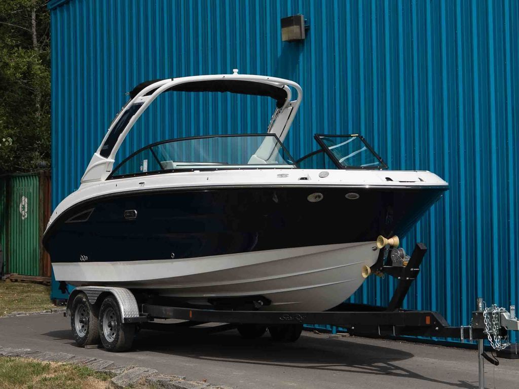 2025 Sea Ray SDX 250 - 2