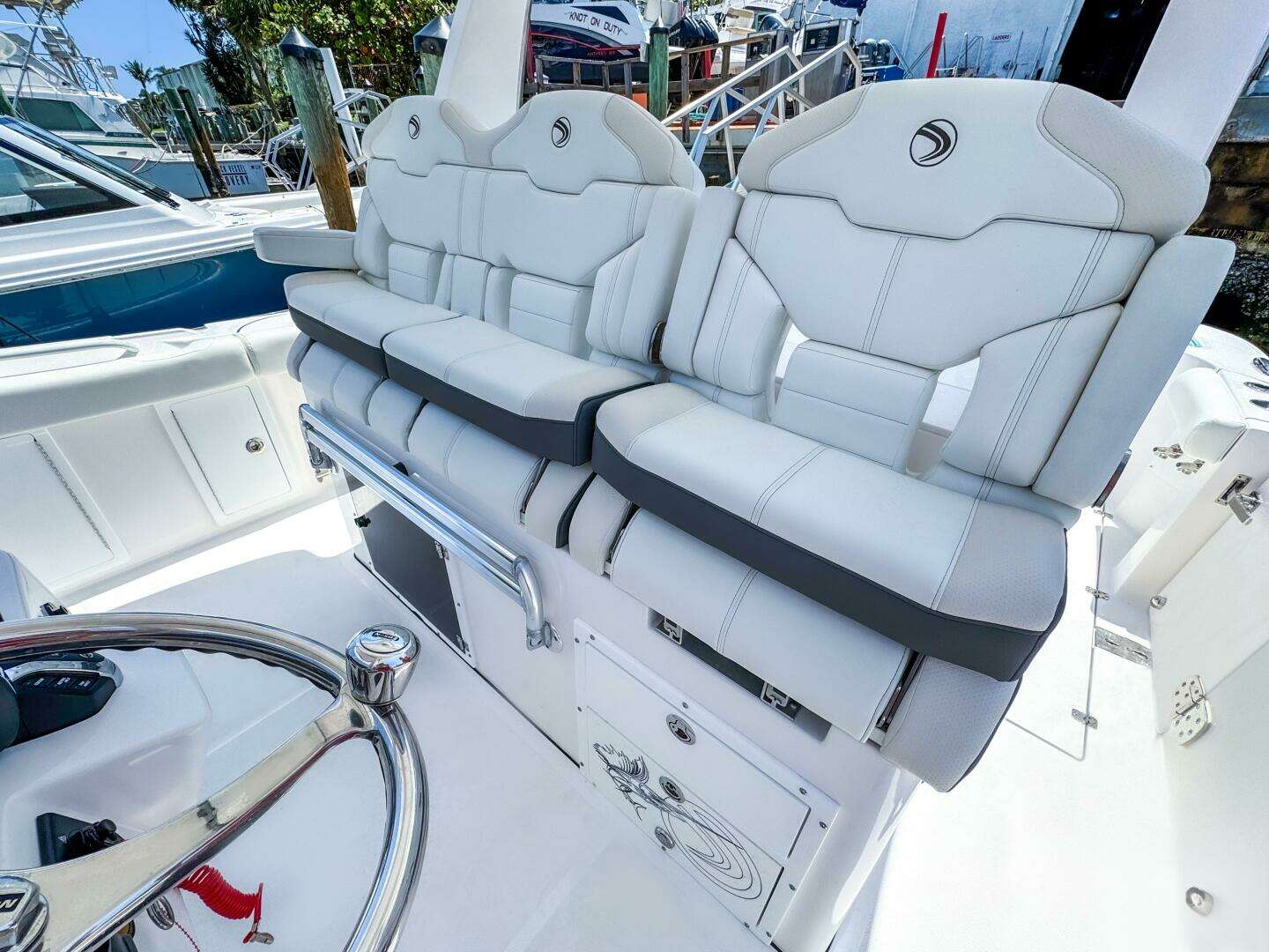 2025 Edgewater 370CC - Image 18