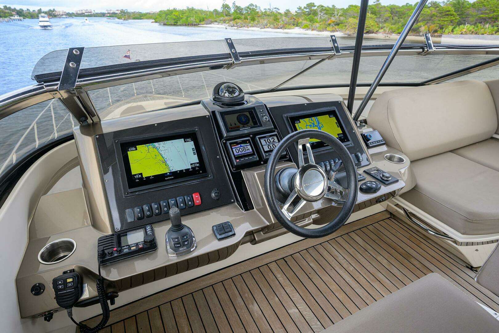 2016 Marquis 660 Sport Yacht - Image 32