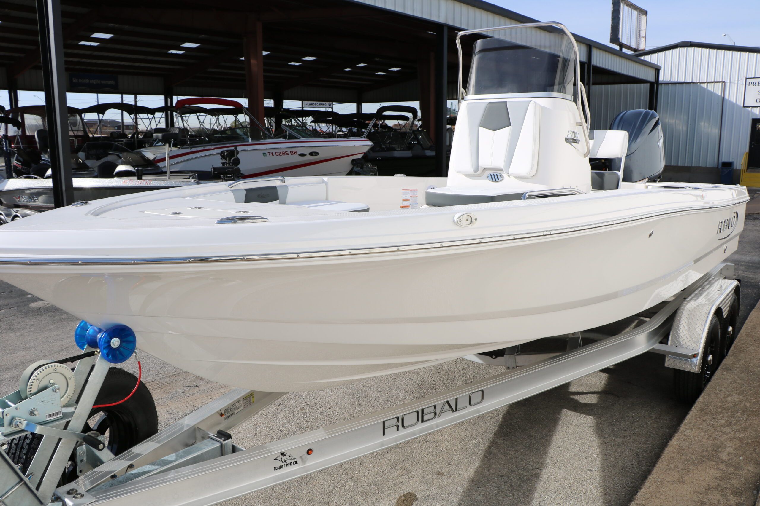 2026 Robalo 206 Cayman - 8