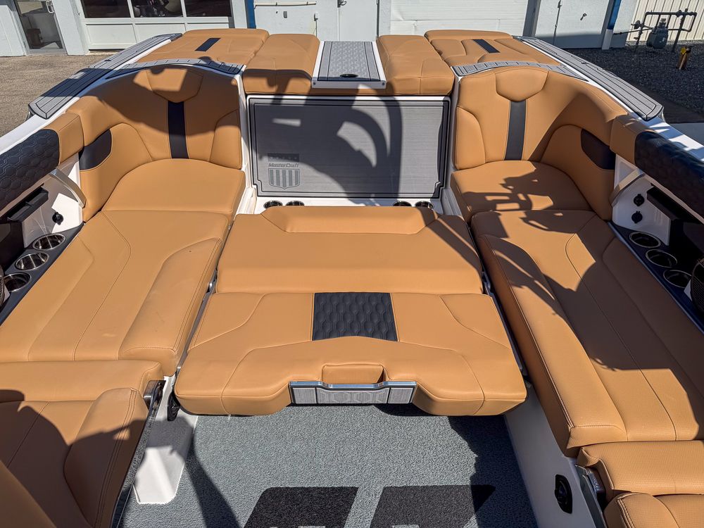 2022 MasterCraft XT24 - 30