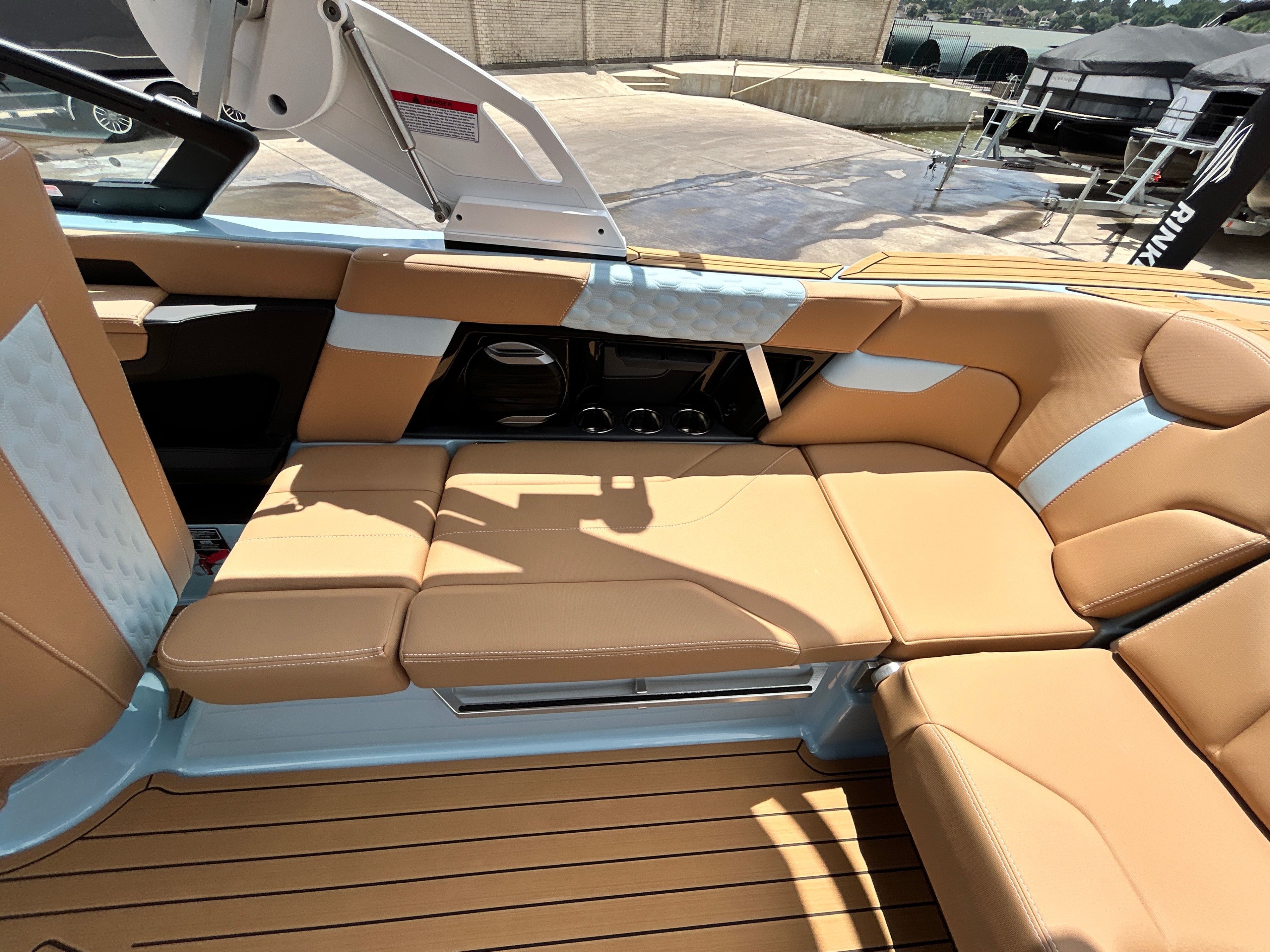 2026 MasterCraft XT23 - 43