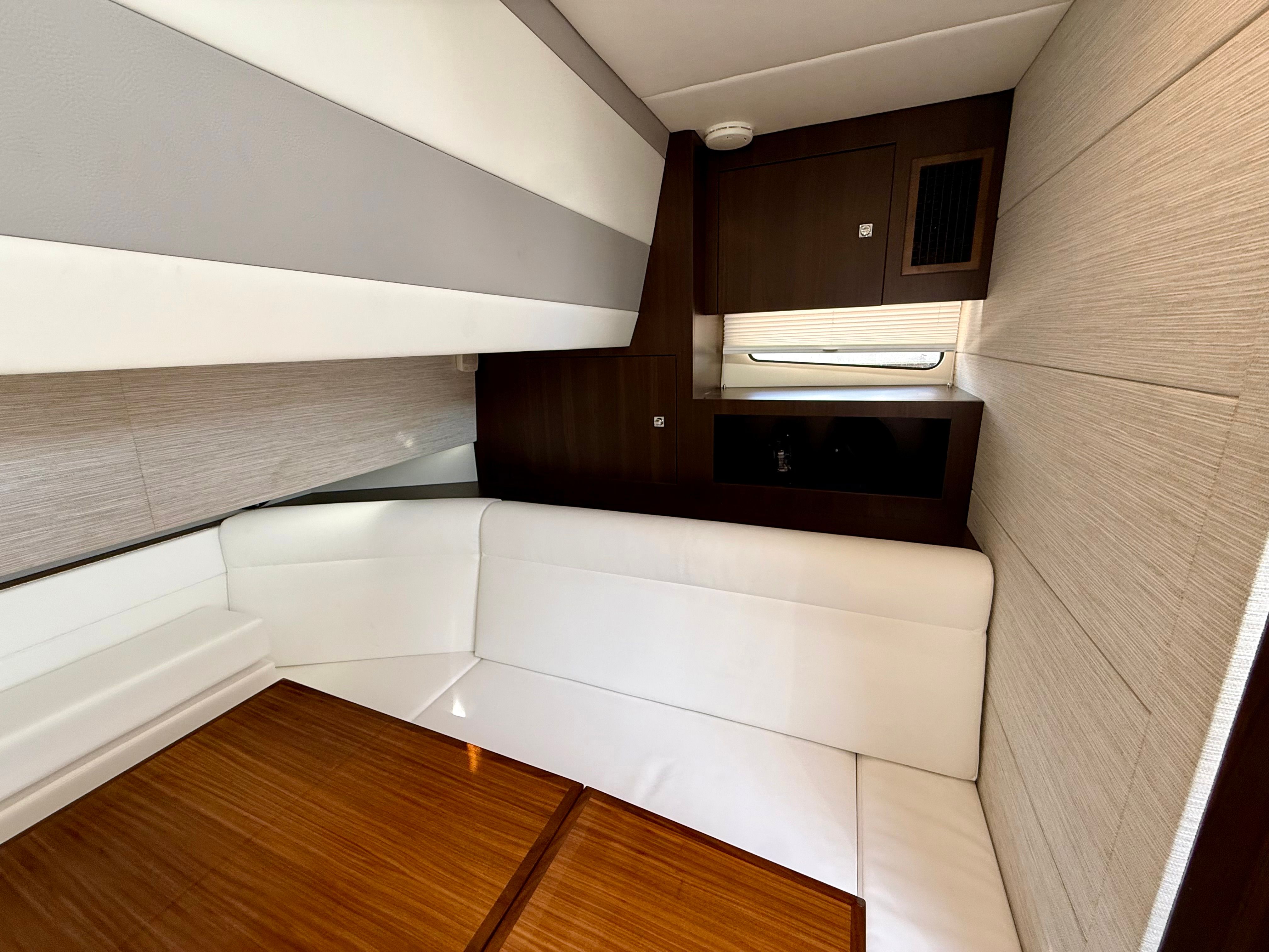 2024 Cruisers Yachts 42 GLS OB - 47