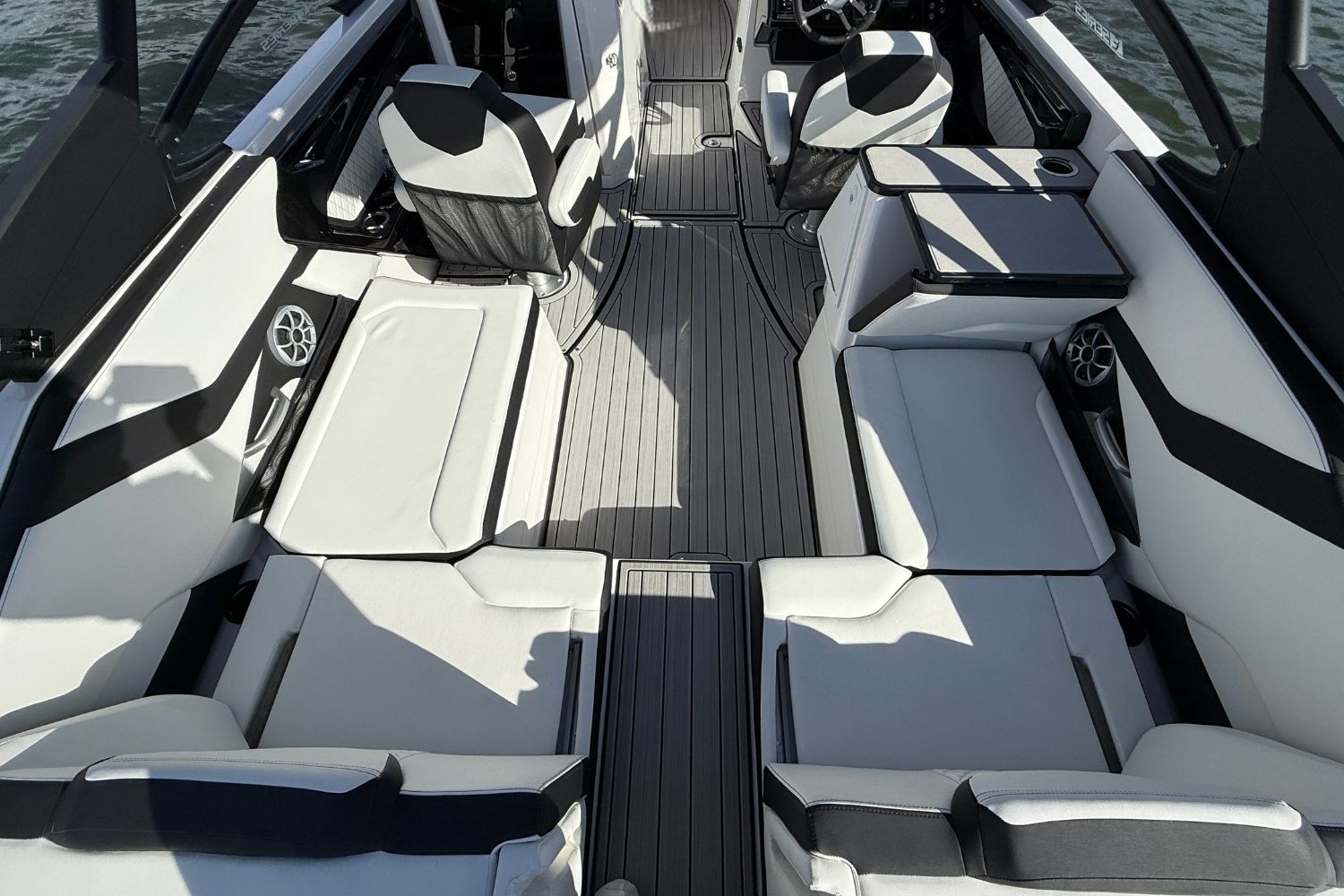 2026 Yamaha Boats 252SE - 10