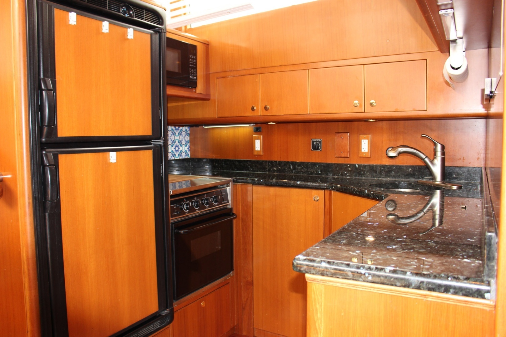 2007 Jefferson Motor Yacht - Image 14