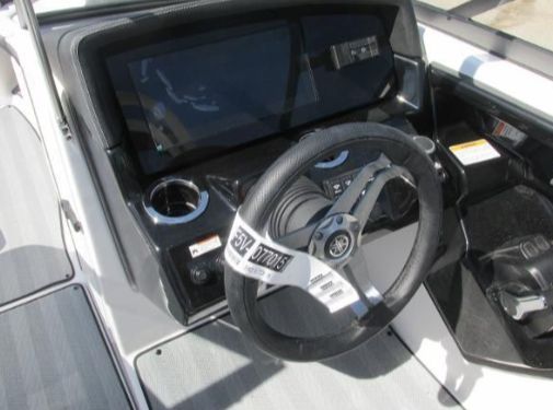 2019 Yamaha Boats AR240 - 14