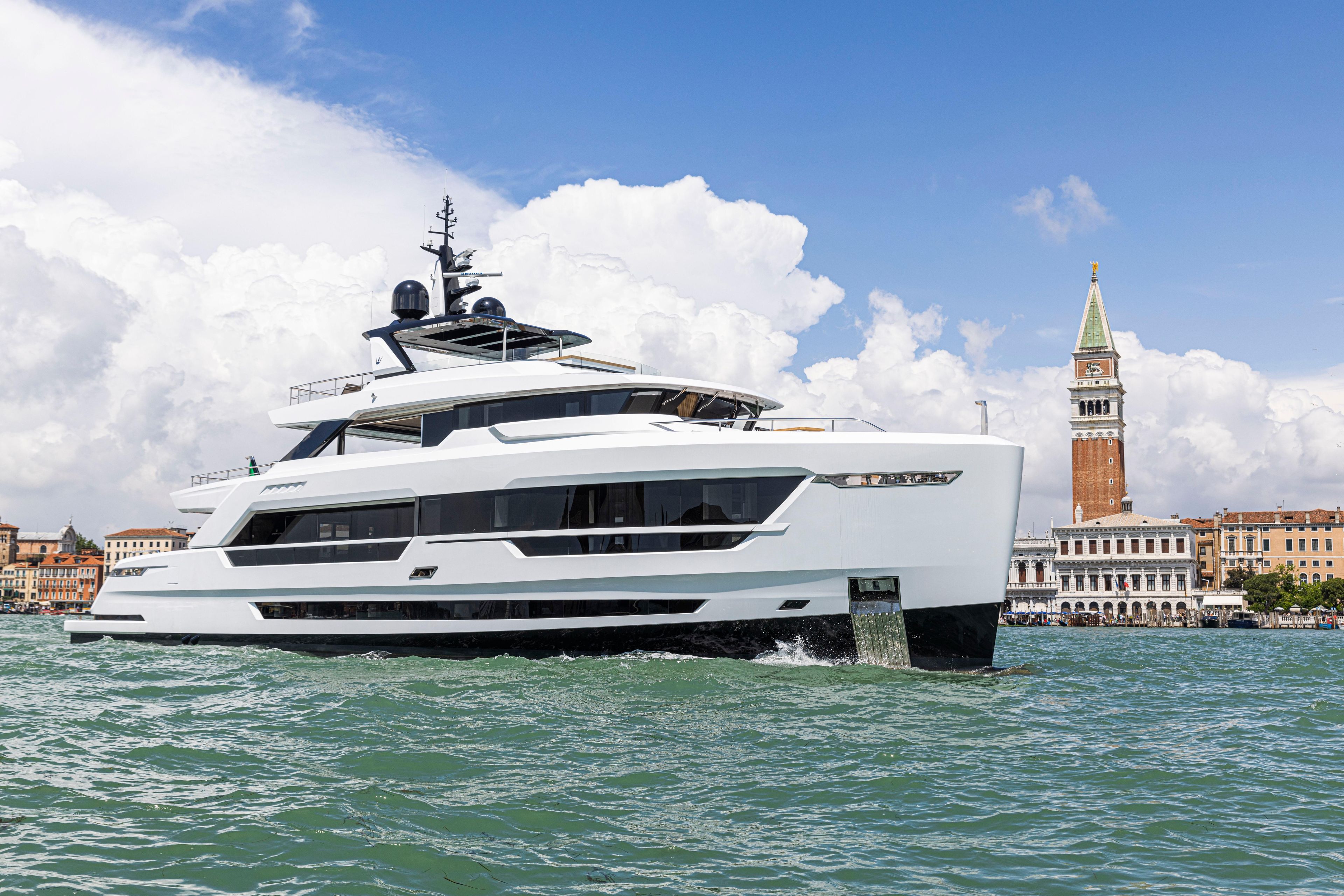 2028 Ocean King Ducale 120
