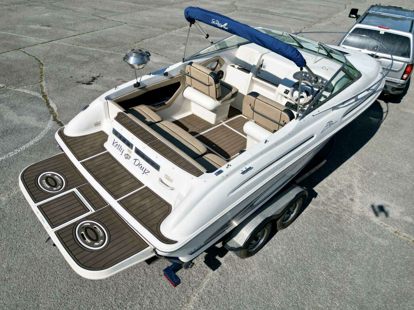 1999 Sea Ray 215 Express Cruiser - Image 4