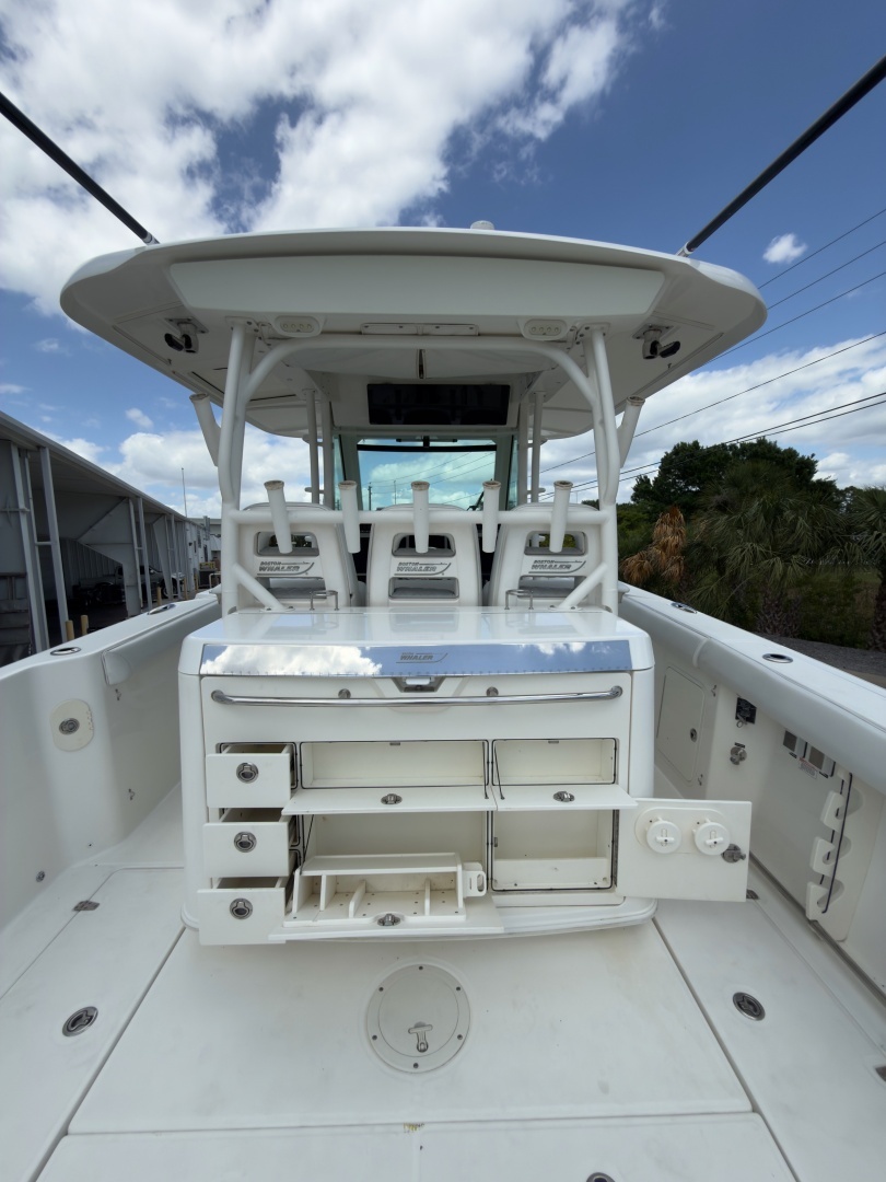 2016 Boston Whaler 350 Outrage - Image 81
