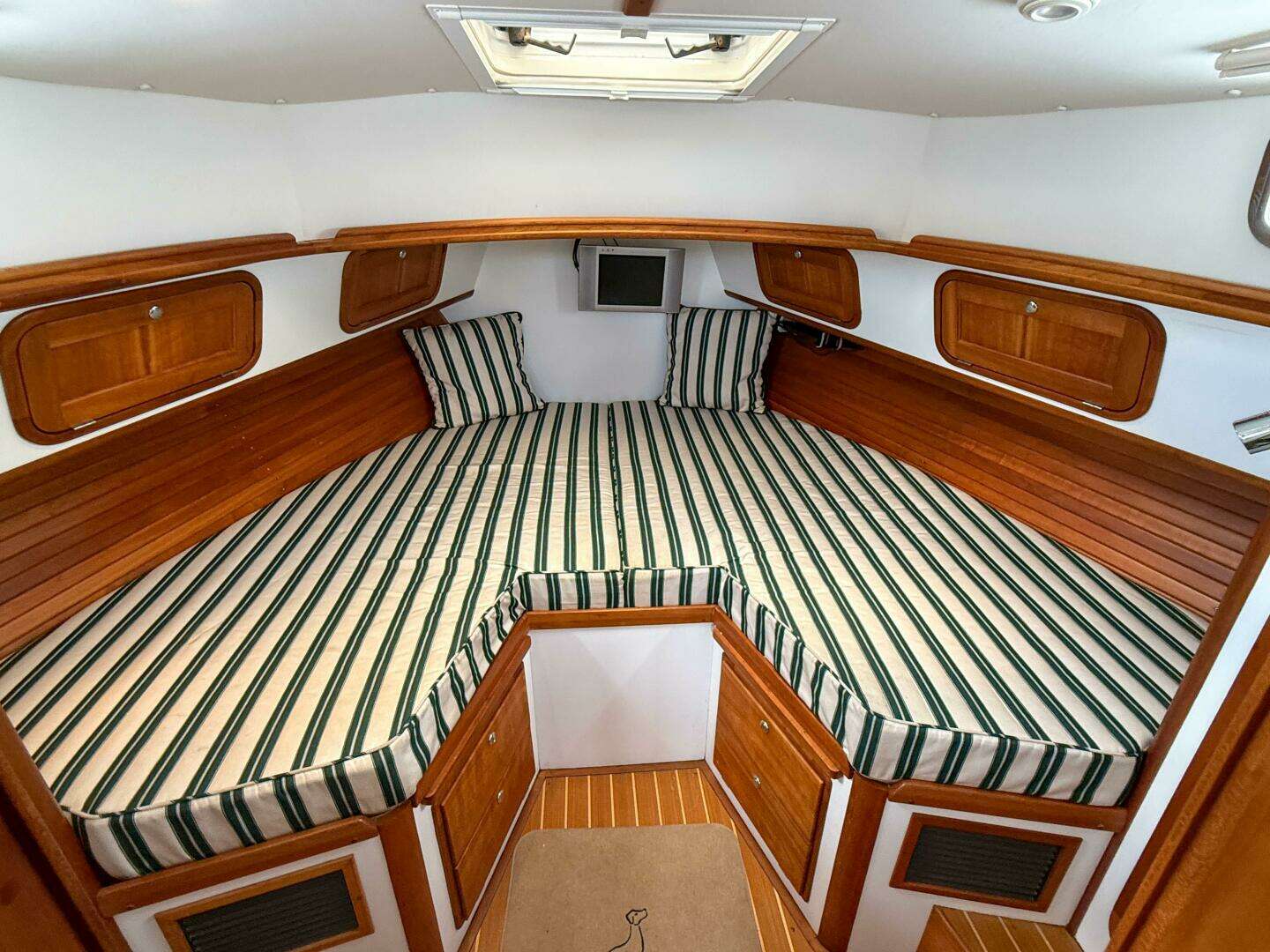 2002 Legacy 34 Express Twin Jet - Image 34
