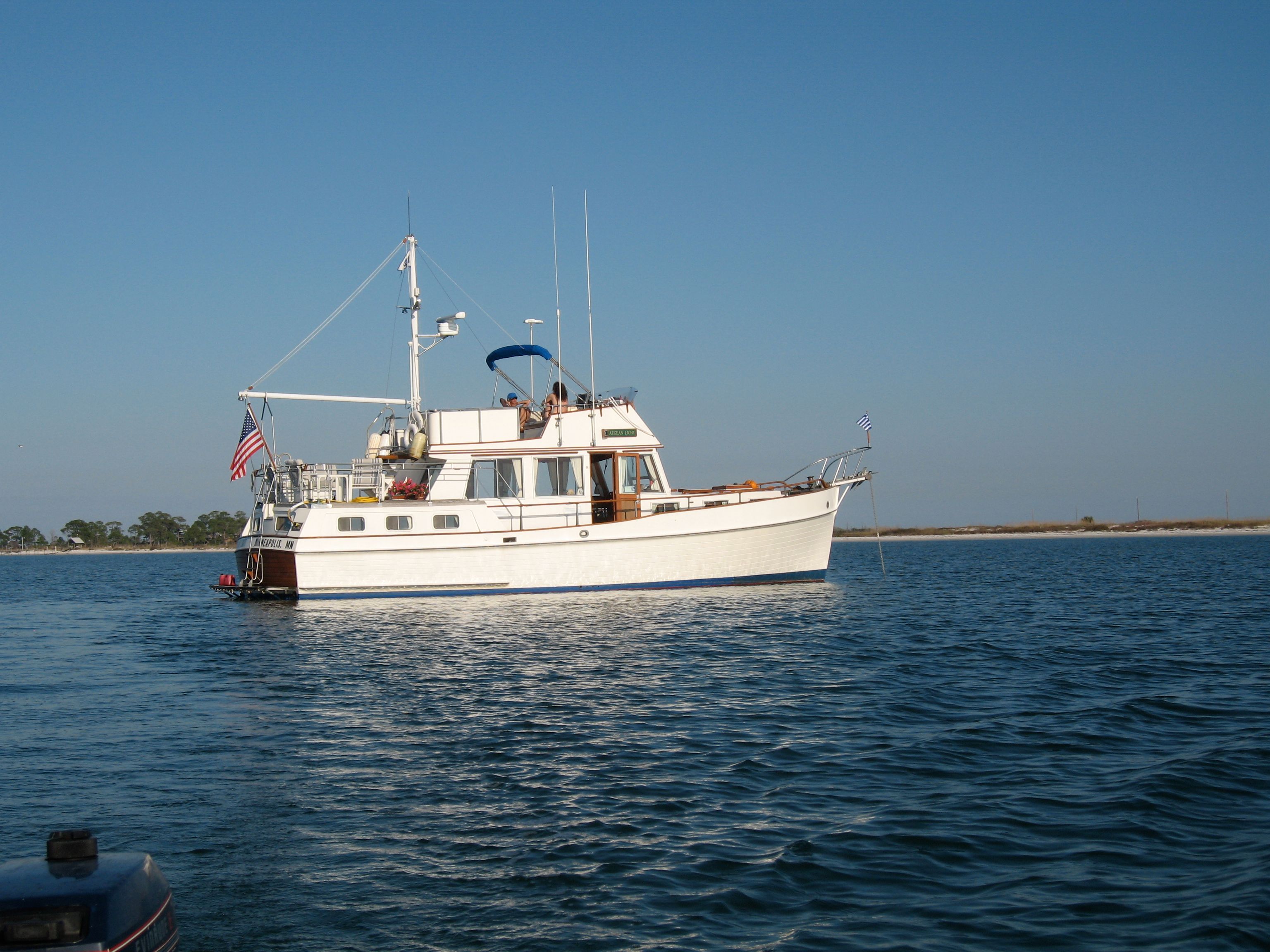 1985 Grand Banks 42 Motor Yacht - 2