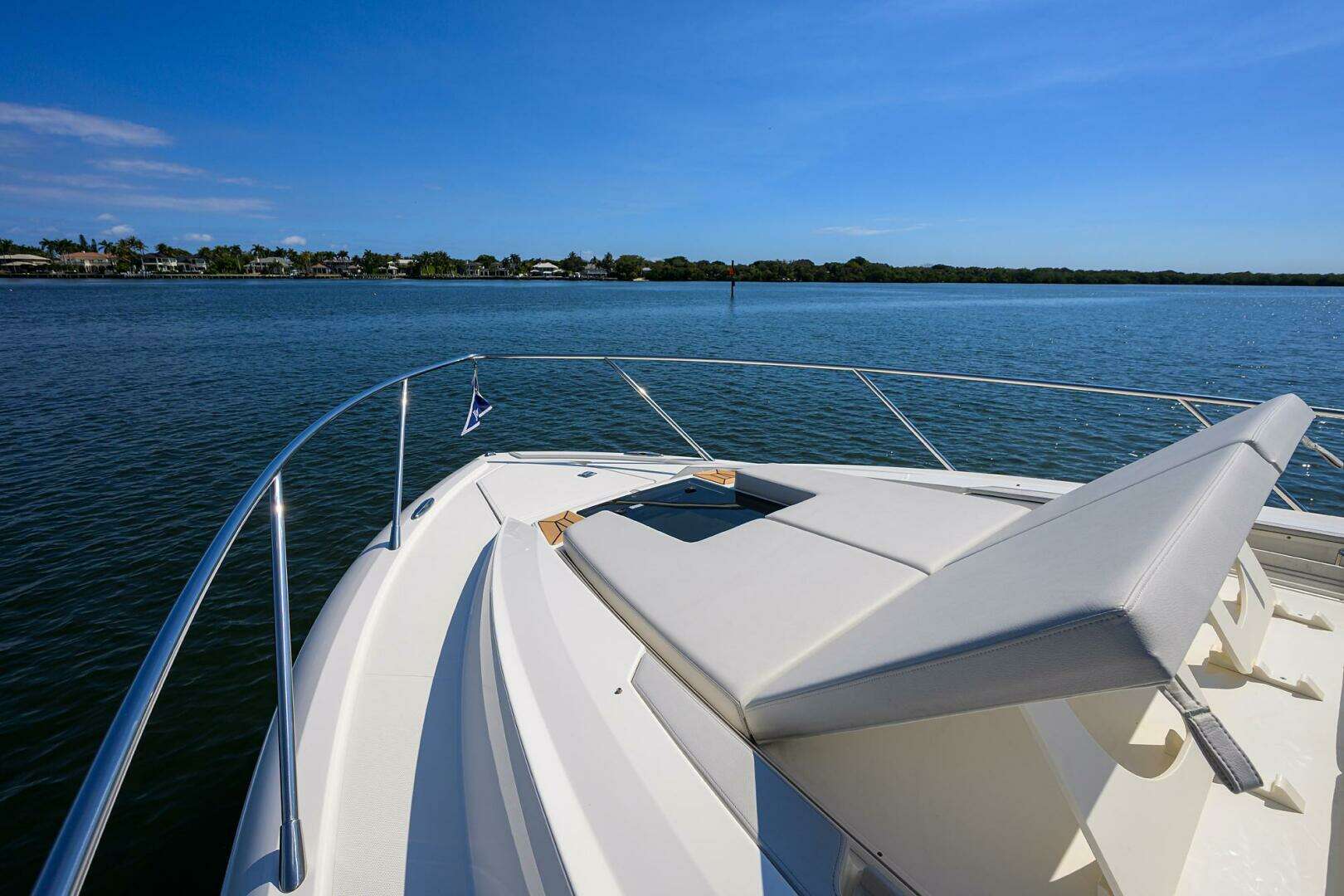 2022 Tiara Yachts 43 LE - Image 57