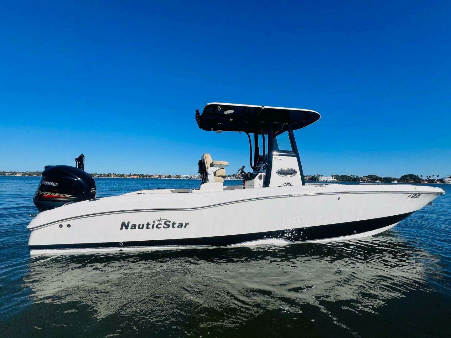 2020 NauticStar 251 Hybrid - Image 14